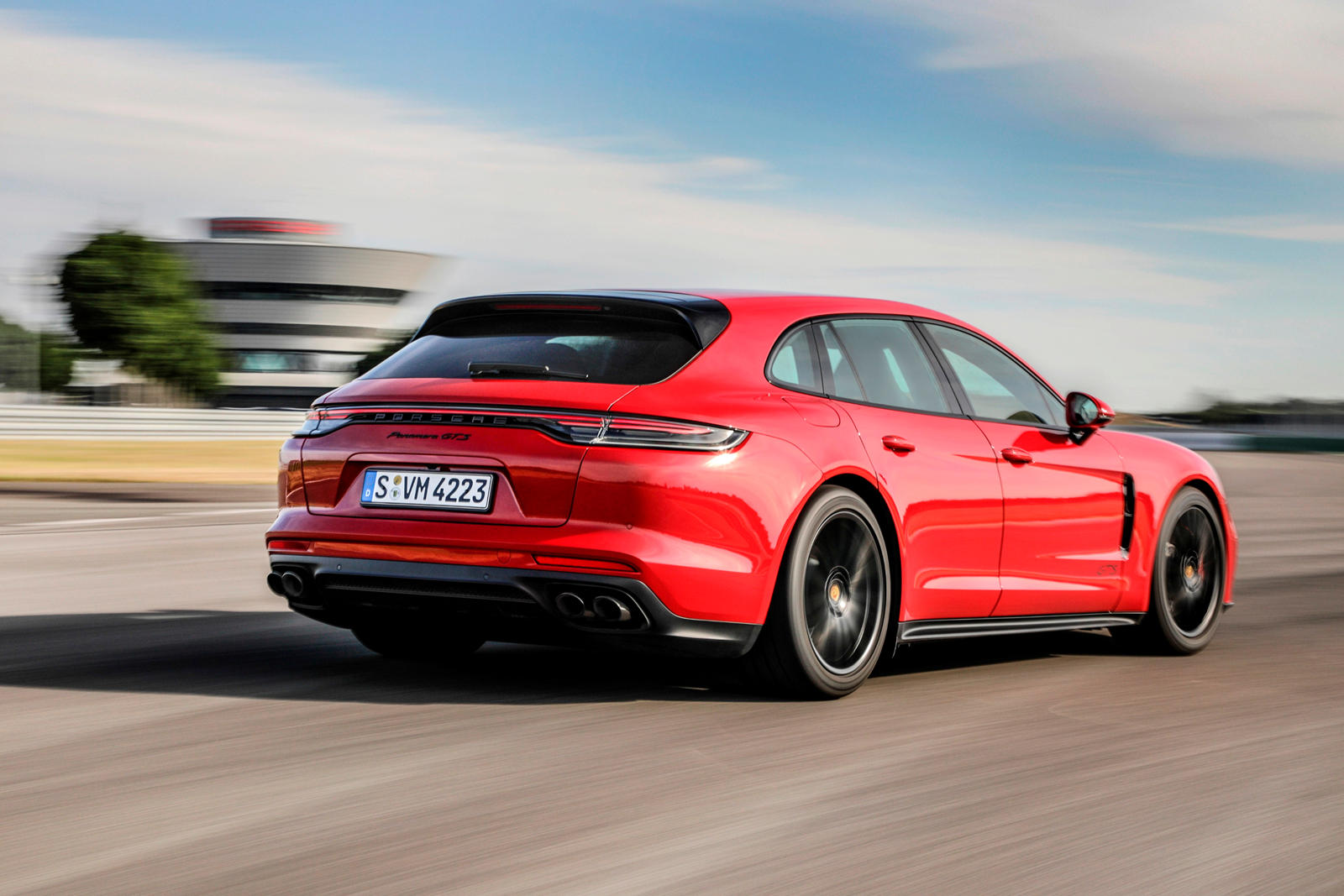 2022 Porsche Panamera Sport Turismo Exterior Photo