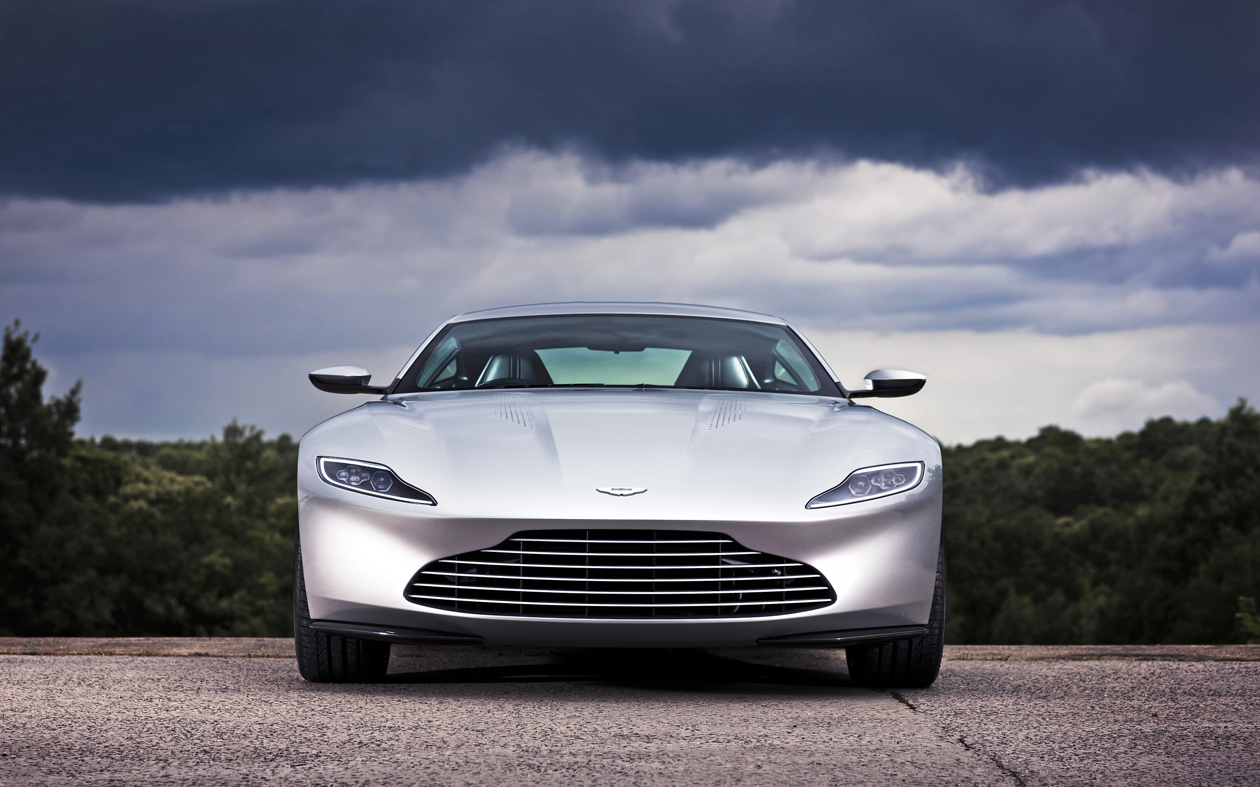 Aston Martin DB10 Spectre Wallpaper
