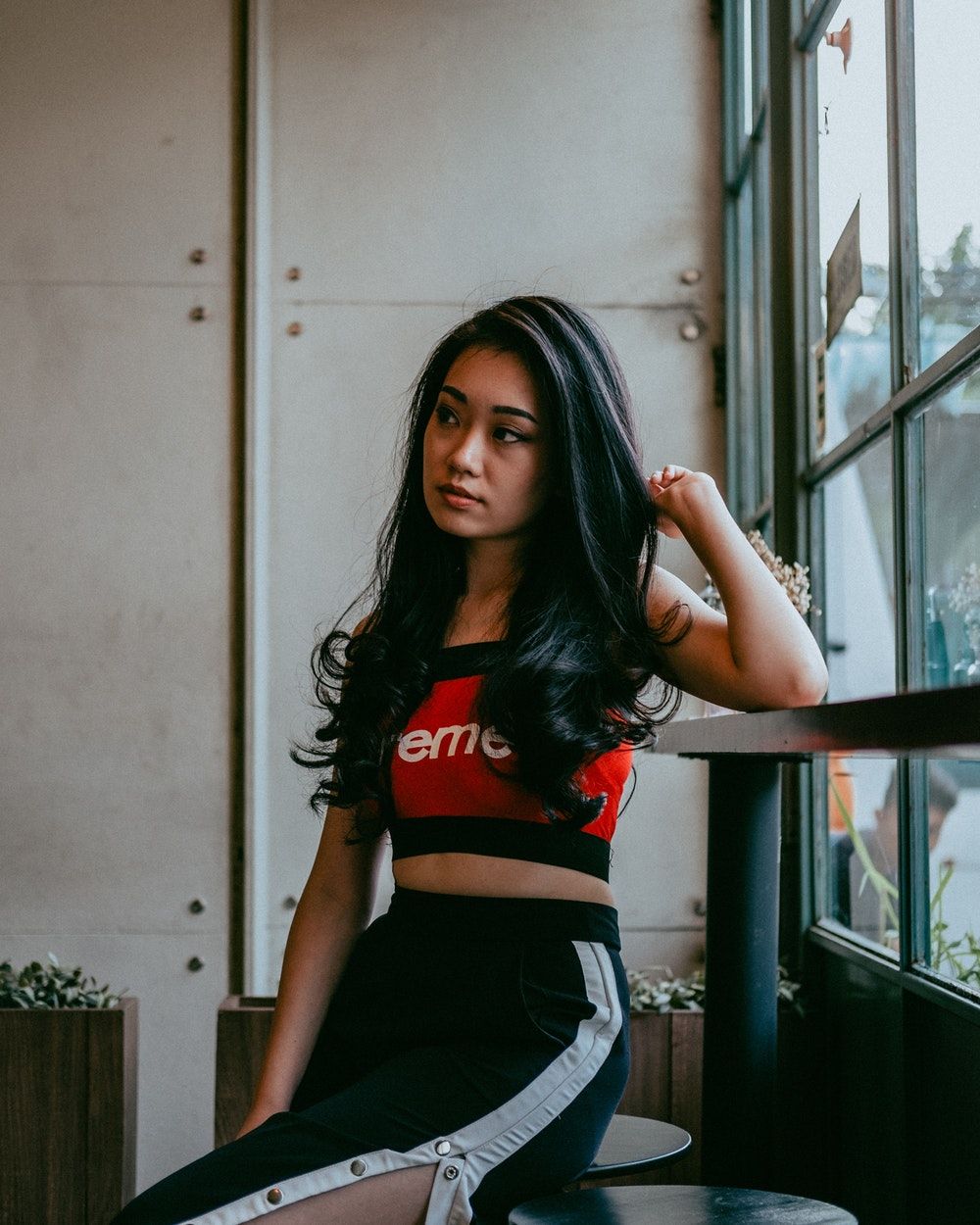 supreme wallpaper girl 2020