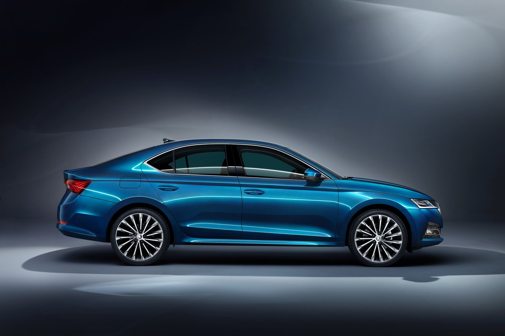 Skoda Octavia interior and exterior image gallery