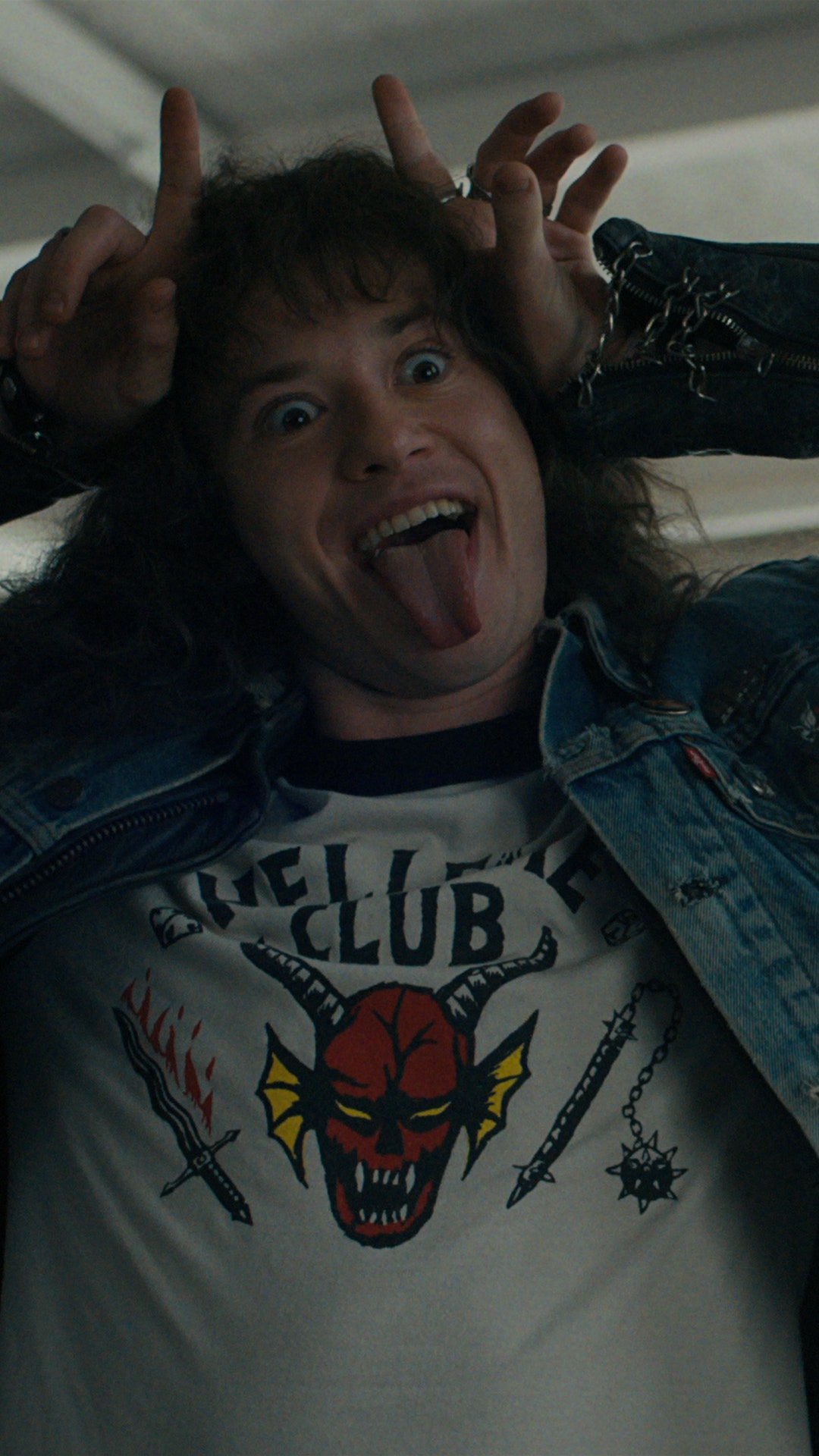 Stranger Things: Eddie Munson Guitar Double Shares Behind the Scenes Images