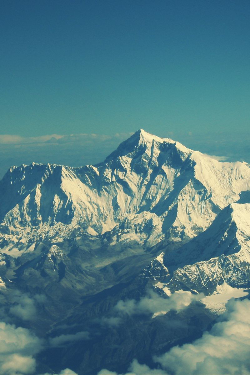 Download Wallpaper 800x1200 Everest, Mountain, Sky, Tops Iphone 4s 4 For Parallax HD Background