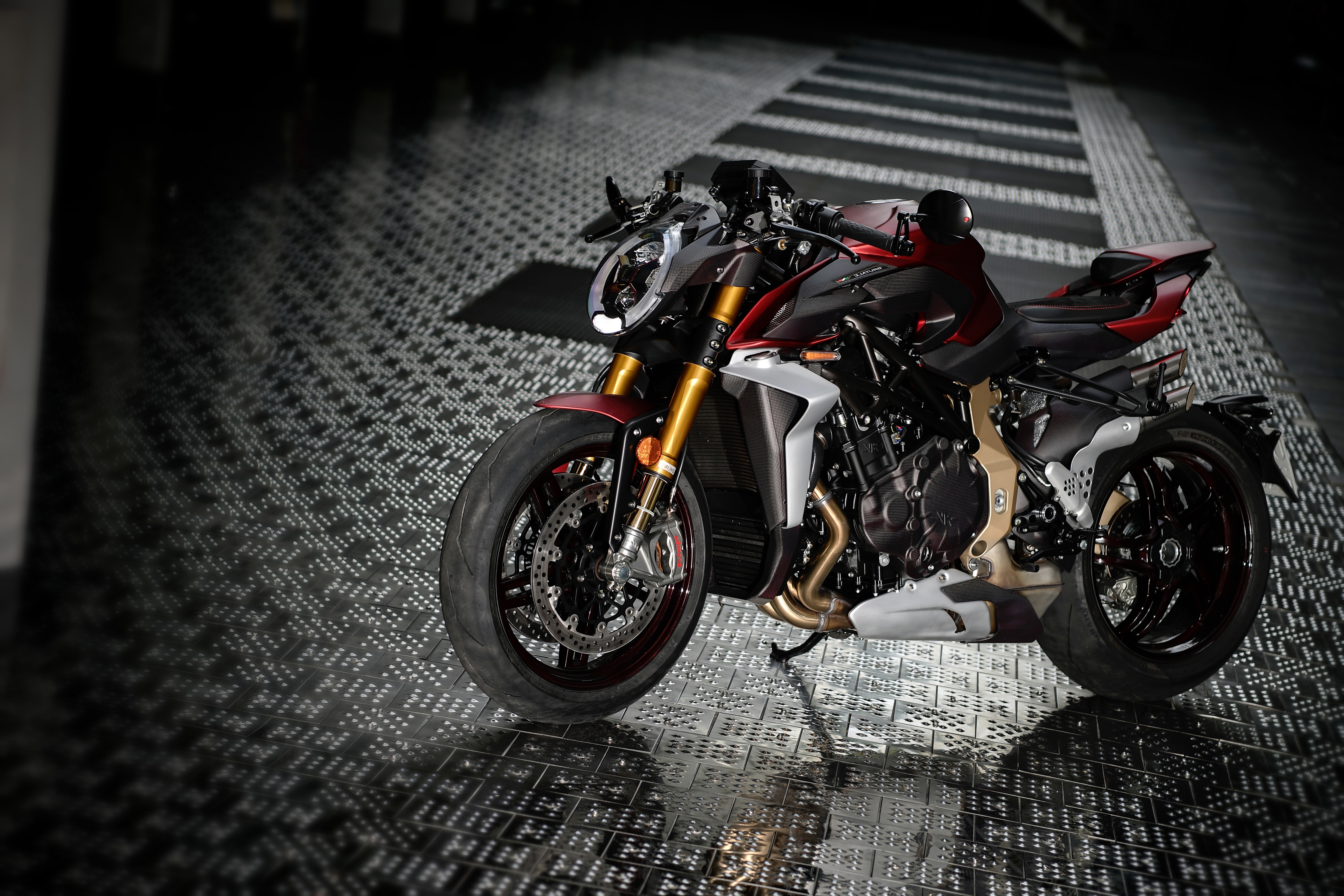 Wallpaper Sport Motorcycle, Side View, Mv Agusta Brutale 1000 Serie Oro:5568x3712