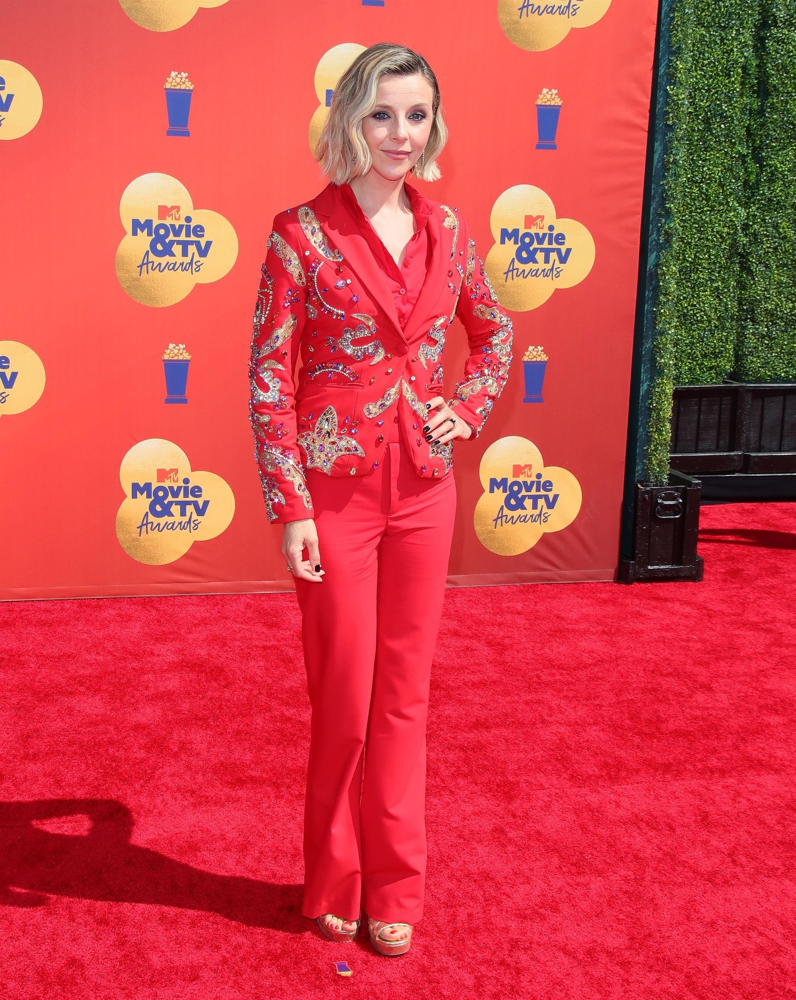 Sophia Di Martino's Feet << wikiFeet