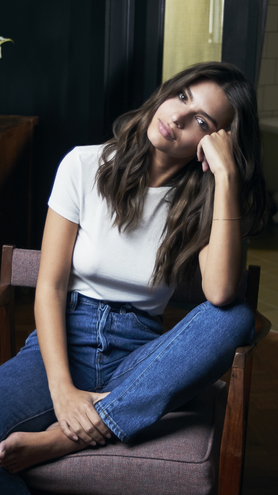 Celebrity Emily Ratajkowski