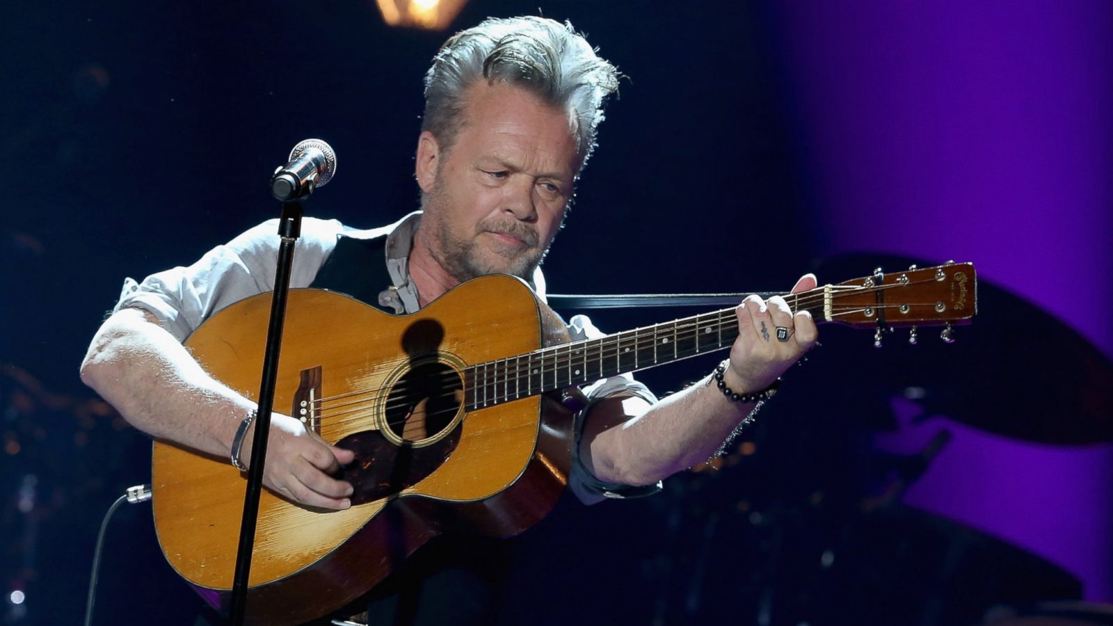 Why John Mellencamp says he is difficult to date