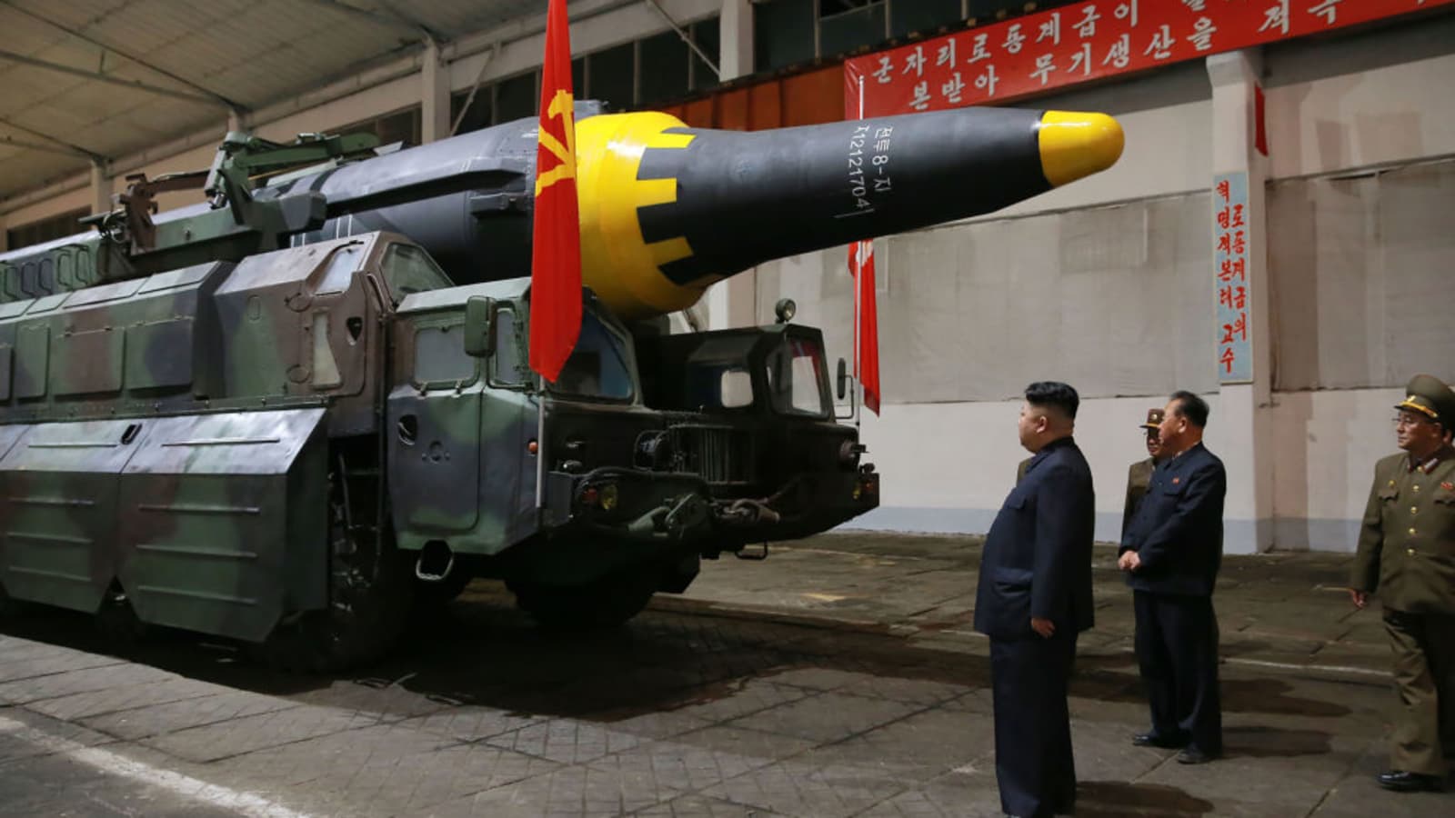 List of countries with nuclear weapons