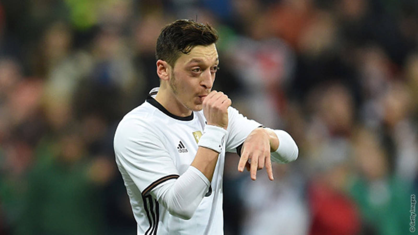 Euro 2016: Ozil scores, Germany qualify