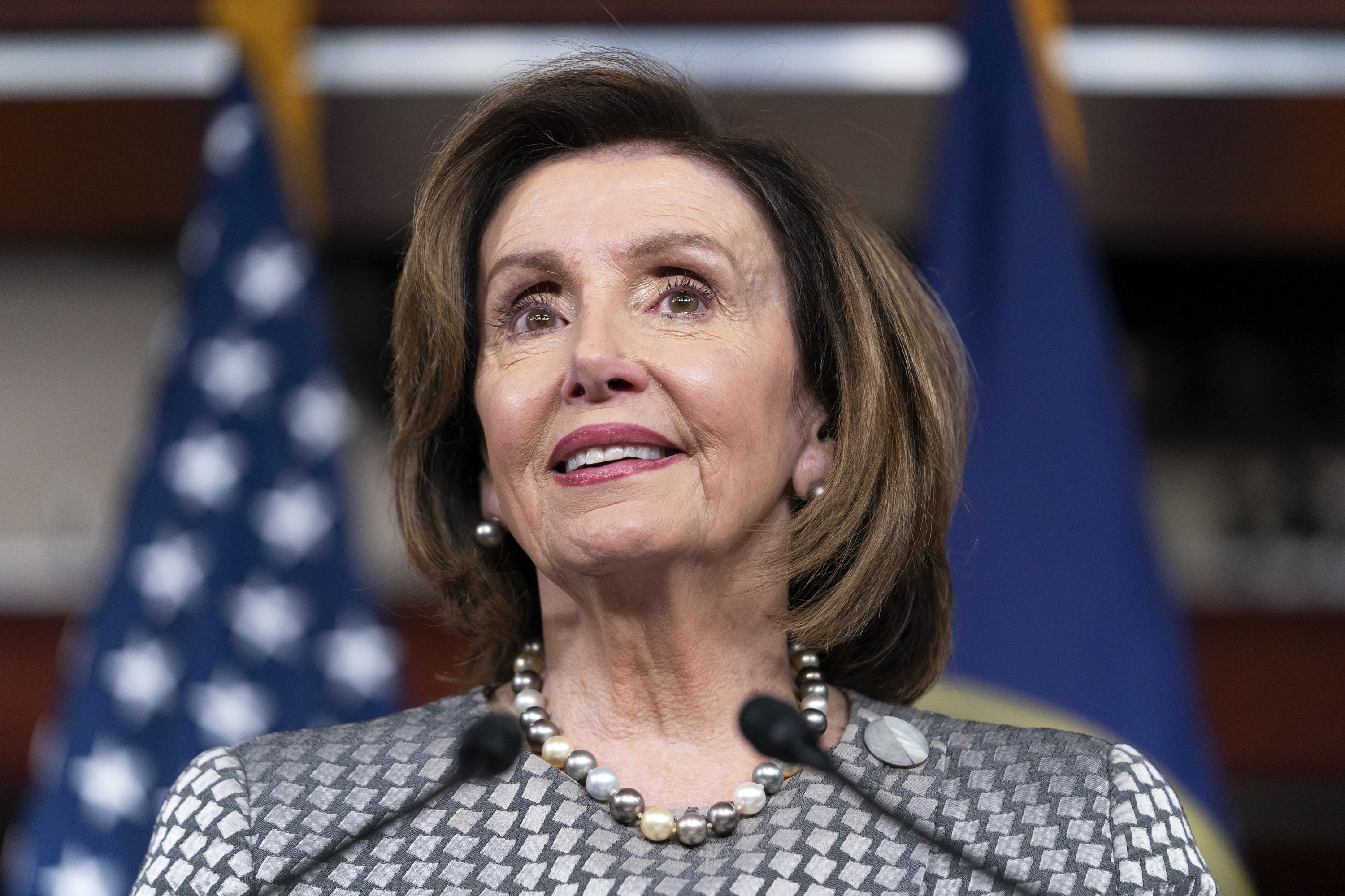 Pelosi sets $45,000 minimum yearly salary for House aides