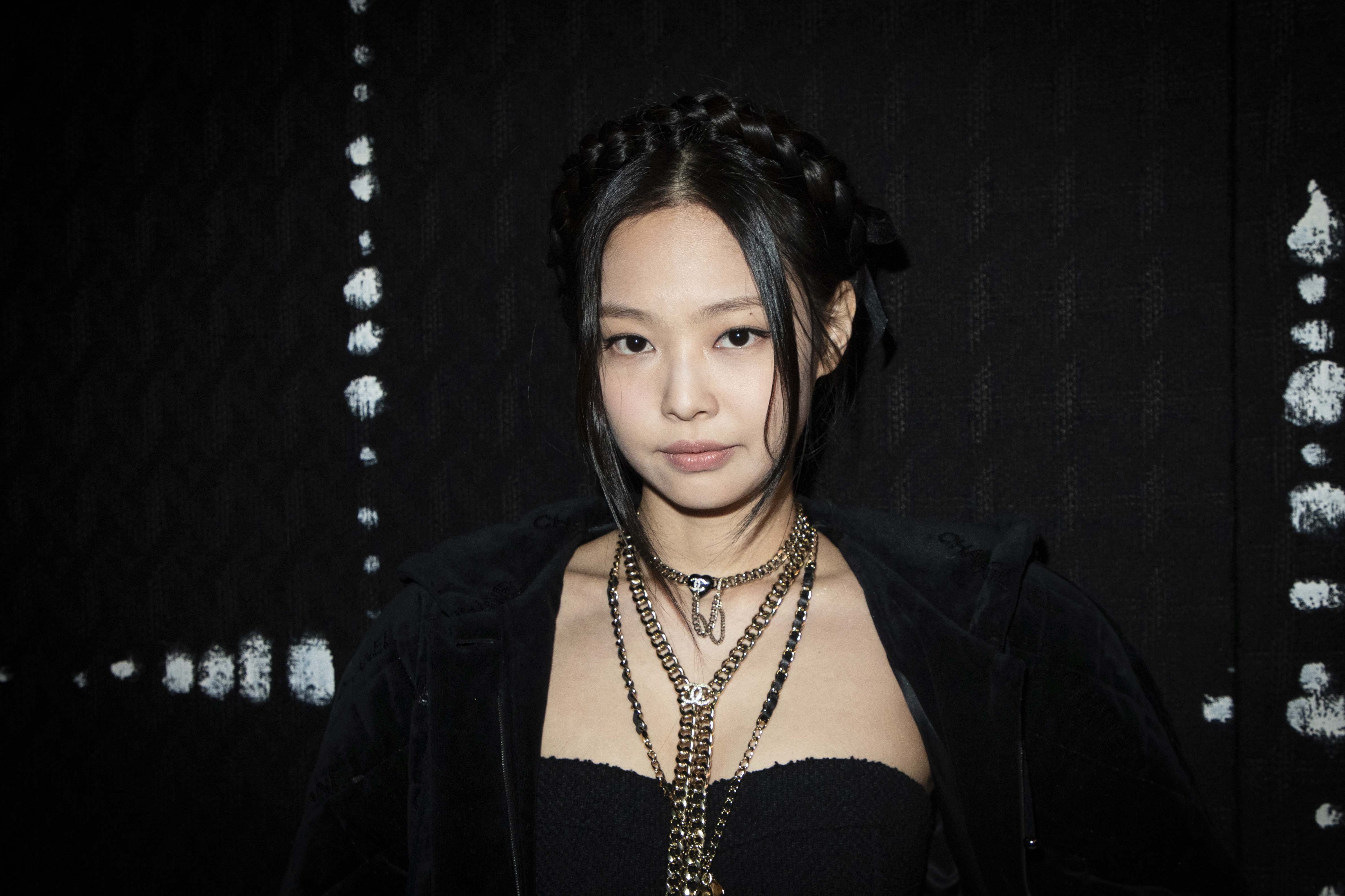 Blackpink's Jennie at Chanel Fall 2022 Show PFW: Photo, Details