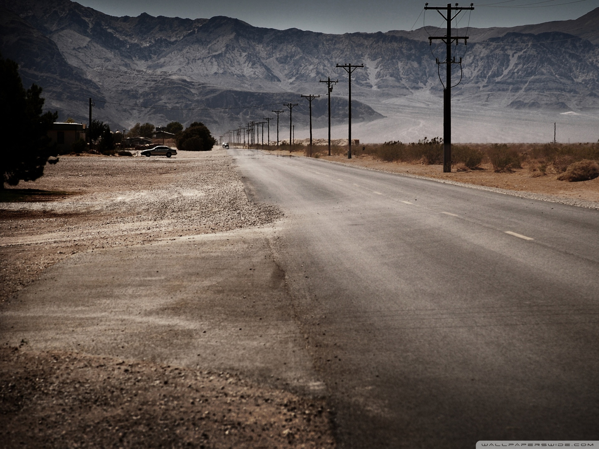 Desert Road And Mountains Ultra HD Desktop Background Wallpaper for 4K UHD TV, Multi Display, Dual Monitor, Tablet