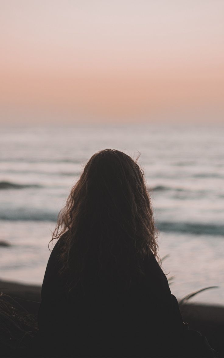 Wallpaper alone girl silhouette beach dark