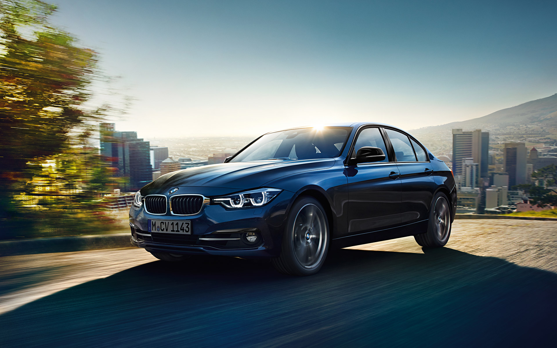 BMW 3 Series Sedan, Image & Videos