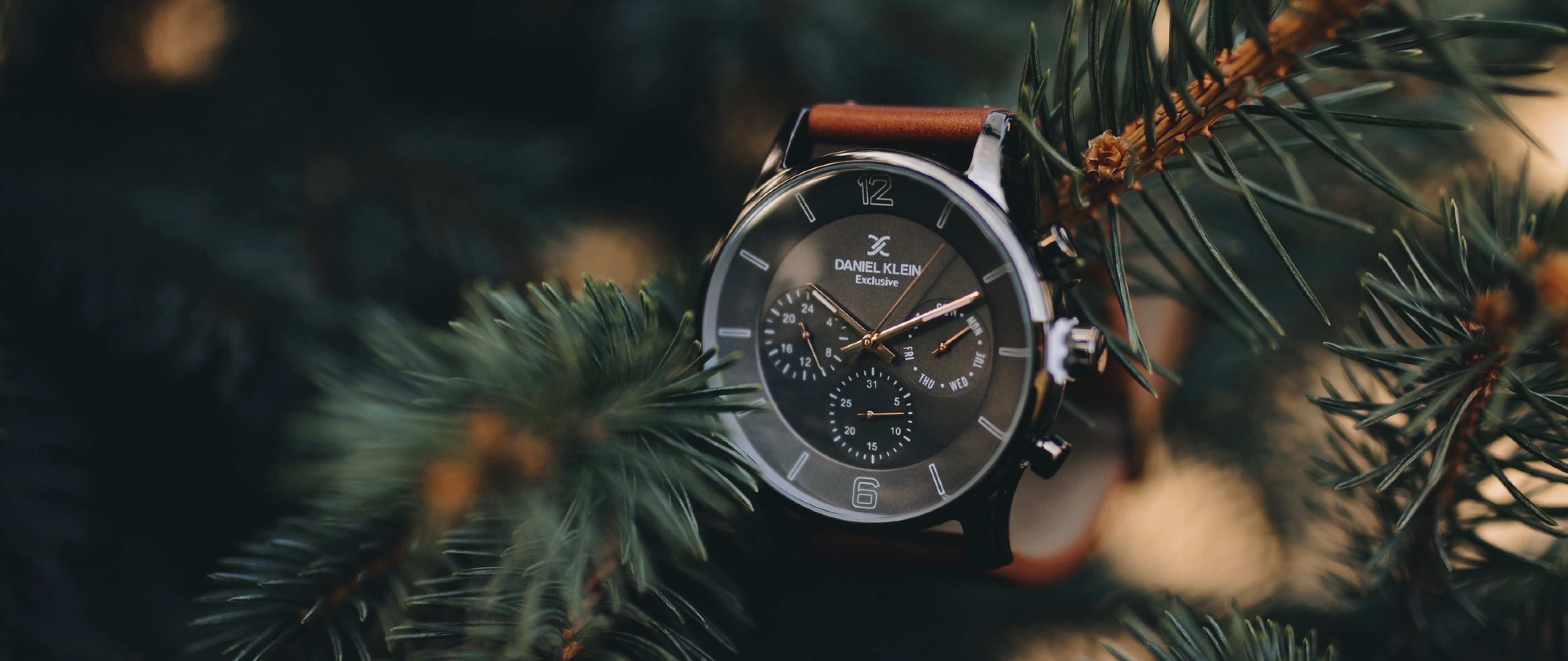 Daniel Klein watch HD Wallpaper 4K Ultra HD Wide TV