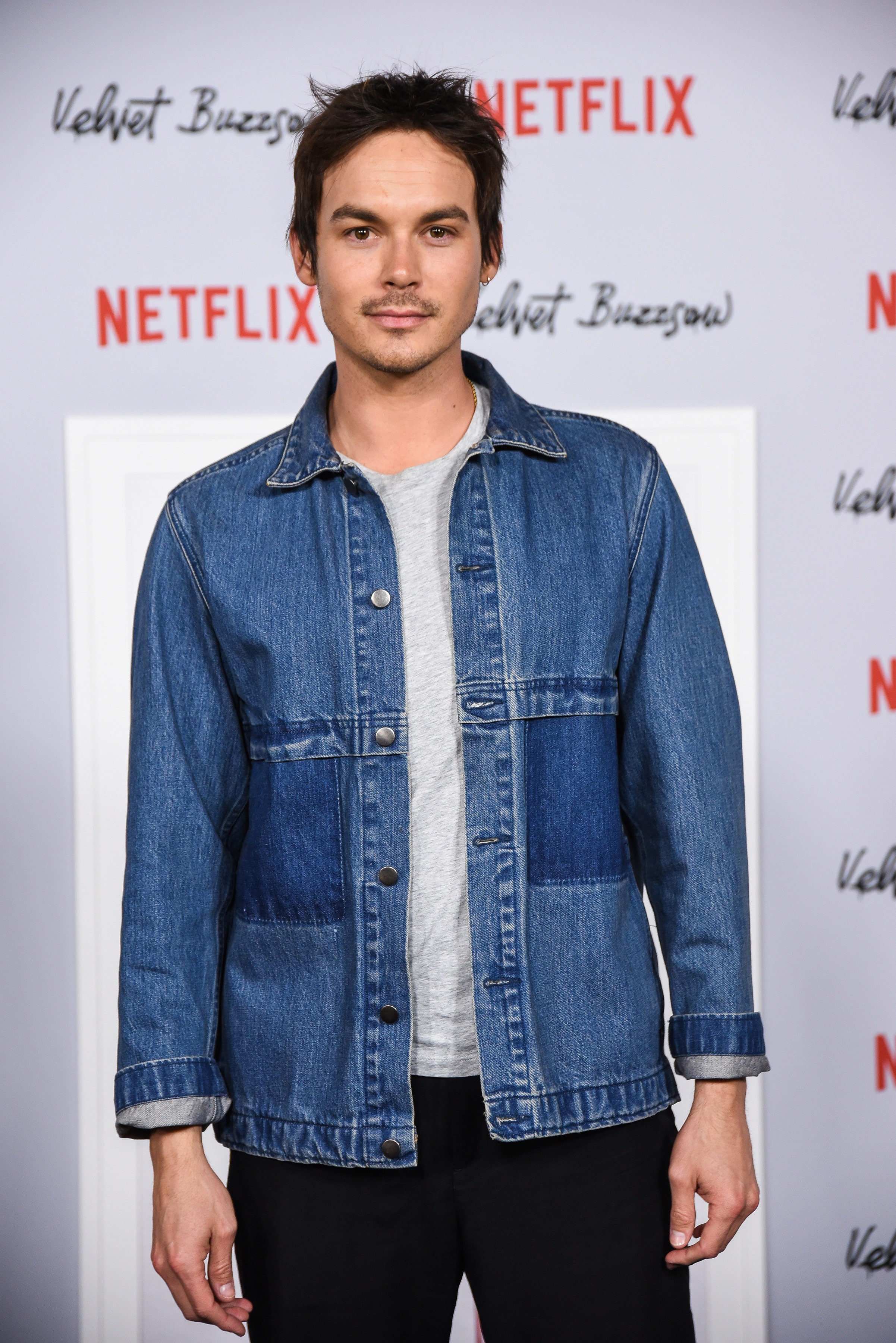 Pretty Little Liars and Roswell, New Mexico Star Tyler Blackburn Talks About Being Queer for the First Time