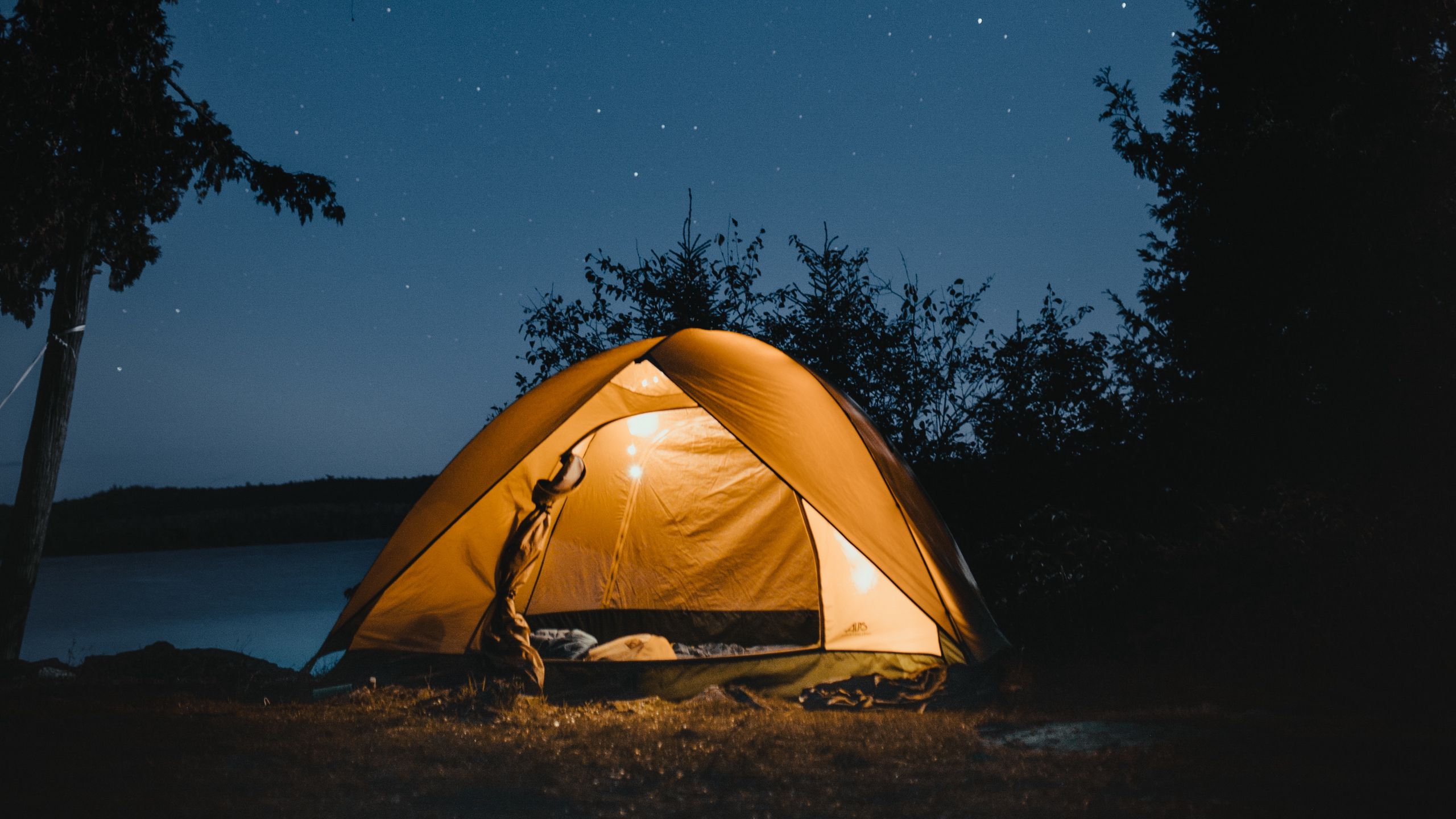 Download wallpaper 2560x1440 tent, night, camping, starry sky, travel widescreen 16:9 HD background