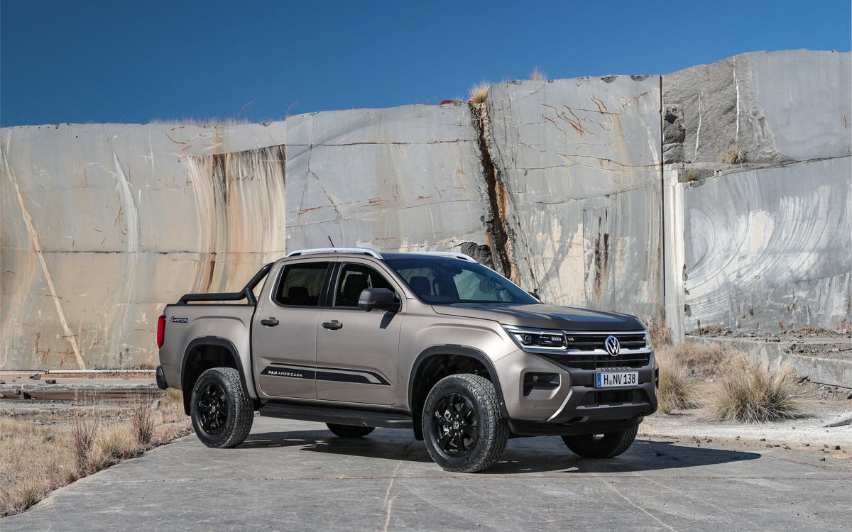 The Volkswagen Amarok 2023 arrives loaded with news, including an electric version