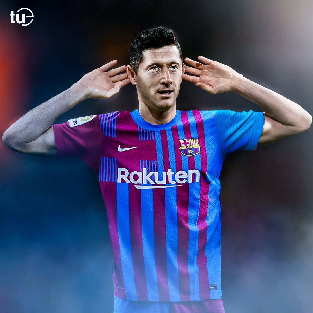 The UnOfFiCiAl EDITS X Jersey swap. Will he ever end up there? #follo4folloback #lewandowski #transfer #Barcelona #ViscaBarca