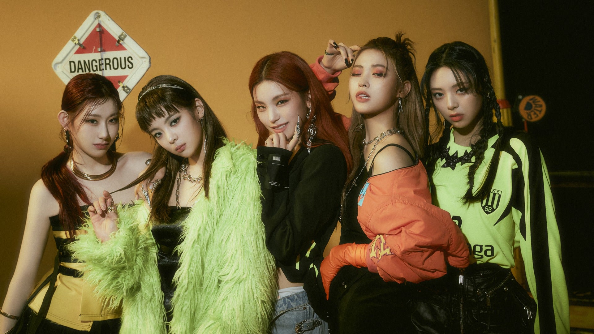 Itzy Guess Who Wallpapers Wallpaper Cave