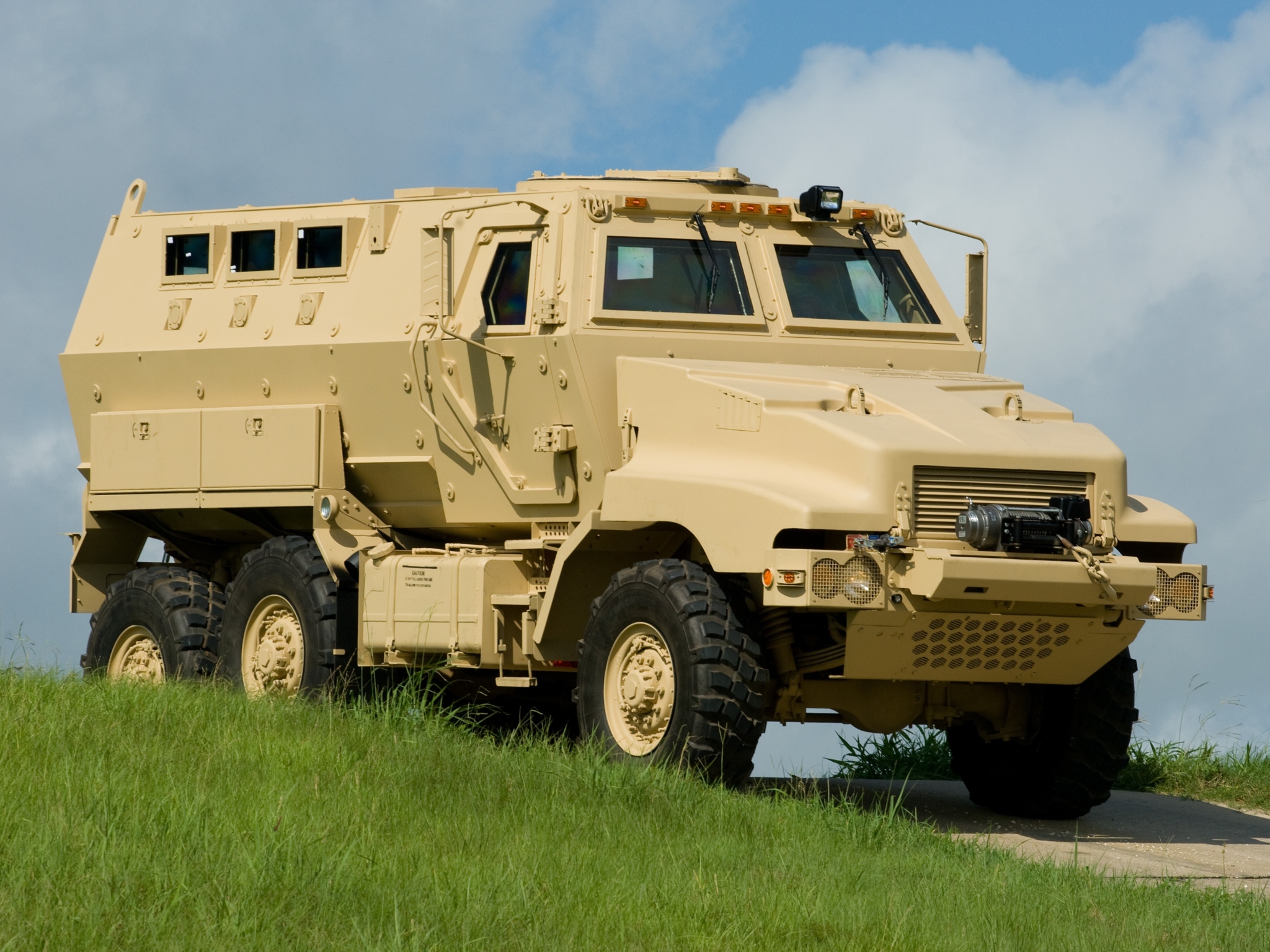 BAE Caiman APC 6x6 military wallpaperx1536