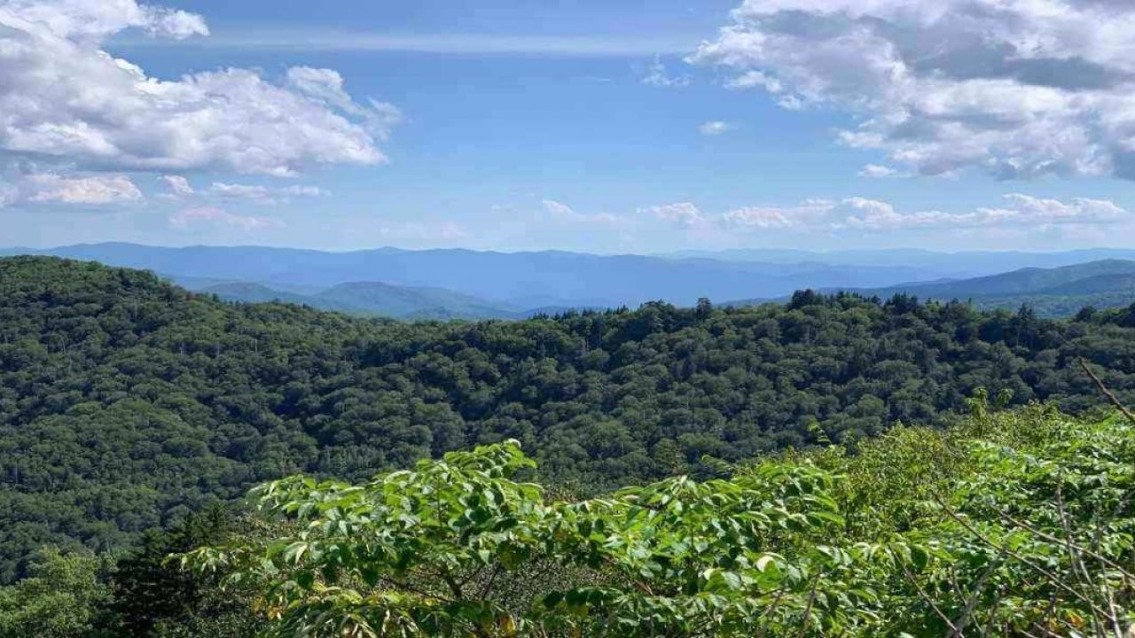 Guide to Glamping and Hiking the Appalachian Trail 2021