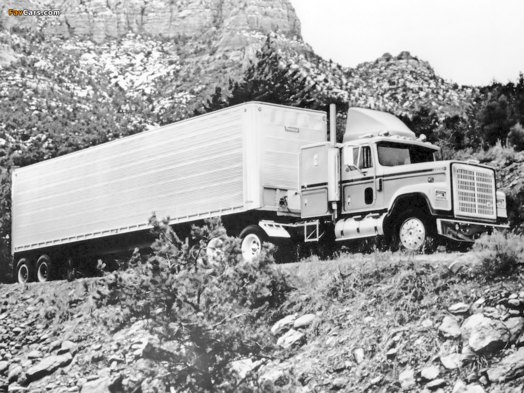 International TranStar 4300 Eagle 1970 wallpaper (1024x768)