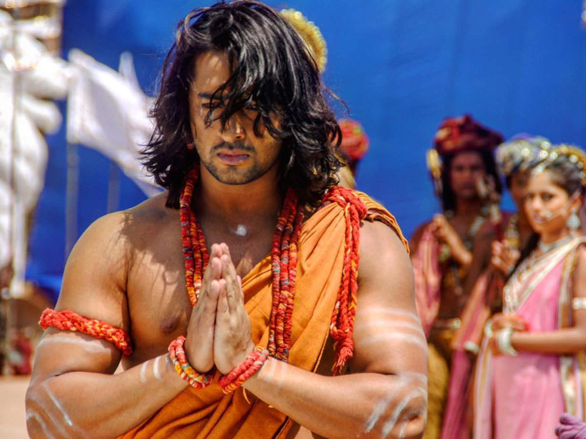 Shaheer Sheikh shares a still of himself from Mahabharat and aptly relates it to lockdown of India