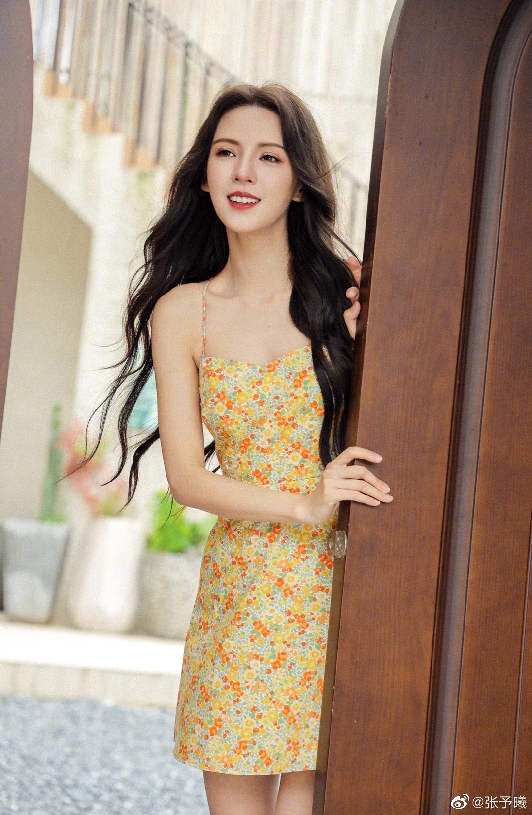 Zhang Yuxi Floral Skirt Six Square Grid Photo #Zhang Yuxi Shared Floral Skirt Photo, The Summer Feeling Is Really Super Comfortable Is The First Floral Skirt At First Glance, How So Like