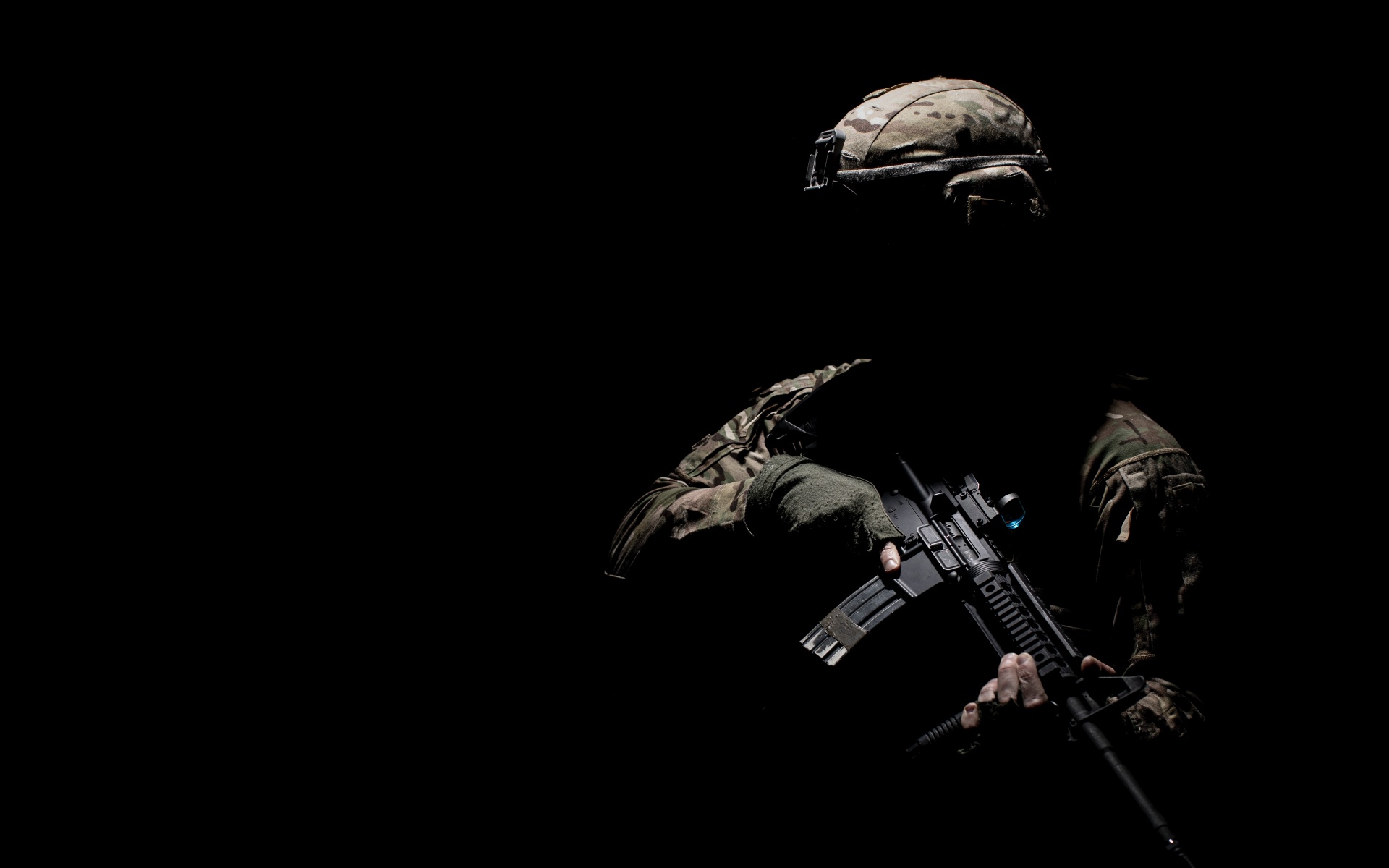 Soldier Wallpaper 4K, Military, Machine Gun, Black Dark