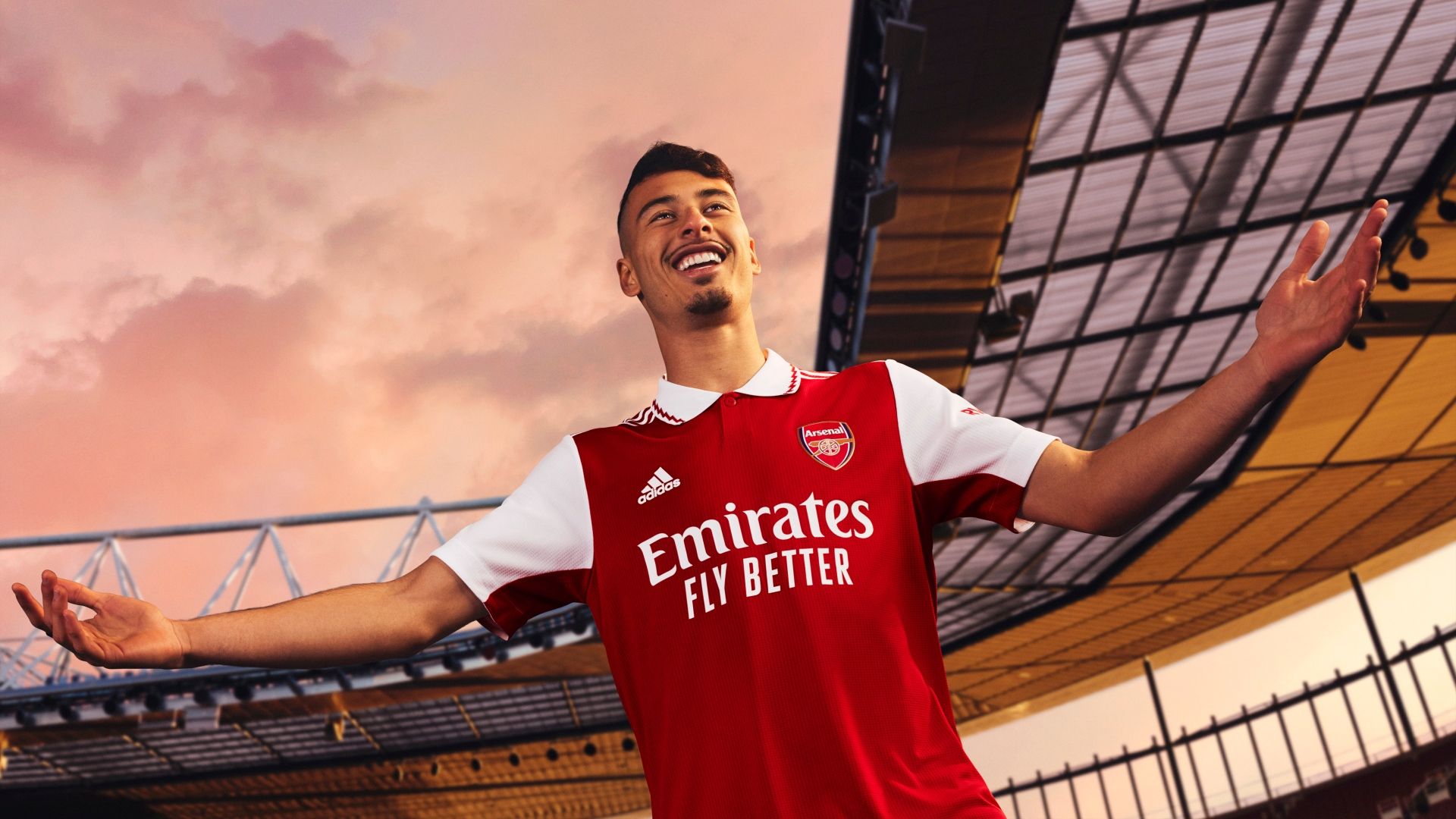 Arsenal unveil a new home kit and will wear a collar for the first time