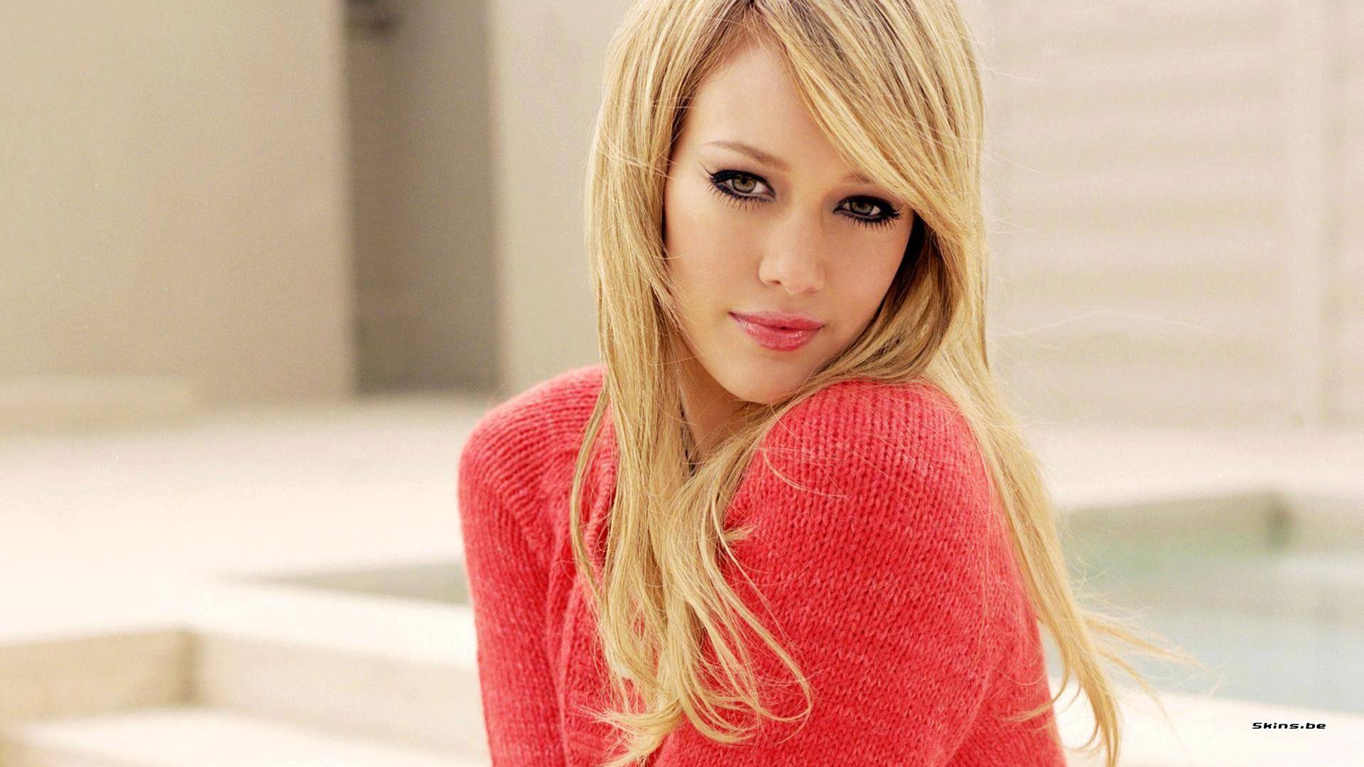 Hot Blondes Wallpaper