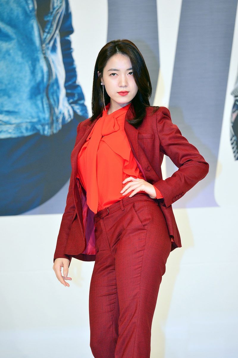 Ryu Hwa Young Bio, Wiki, Net Worth, Dating, Boyfriend, Age, Height