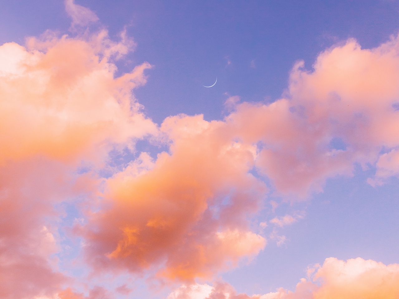 Download wallpaper 1280x960 clouds, sky, porous, orange standard 4:3 HD background
