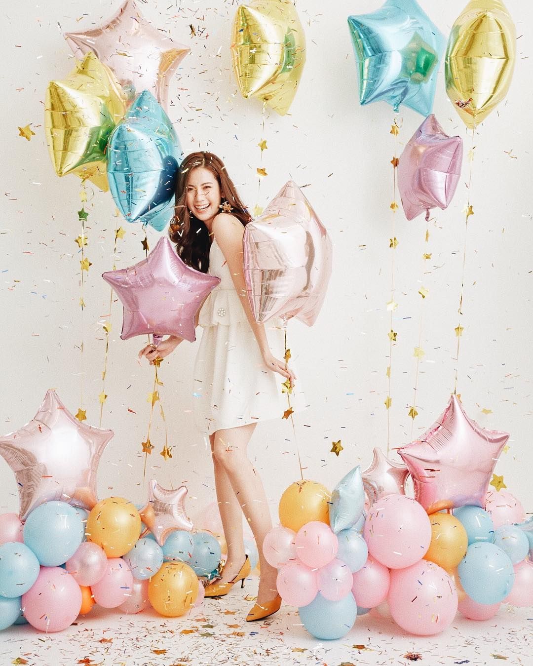 PloyPattrakorn T.さんはInstagramを利用しています:「Nobody can be uncheered with a balloon -Winnie the Pooh- Balloons photography, Balloons, Balloon decorations party