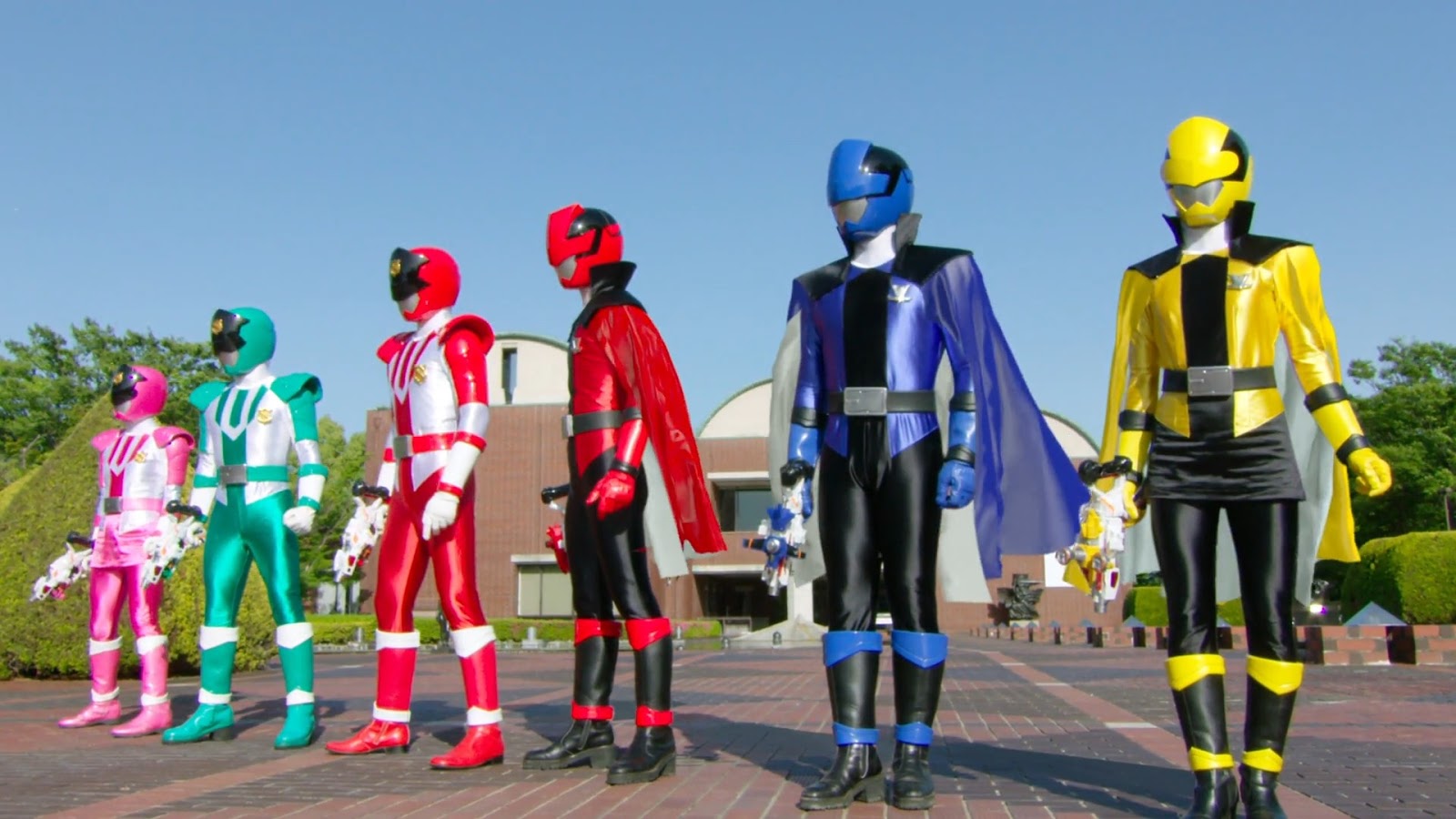 My Shiny Toy Robots: Movie REVIEW: Kaitou Sentai Lupinranger vs Keisatsu Sentai Patranger en Film
