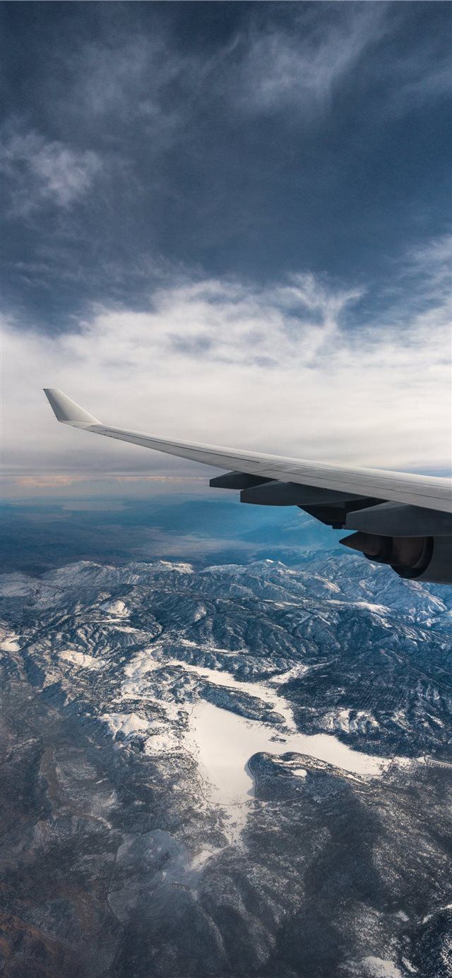 Flying Dreams iPhone X wallpaper