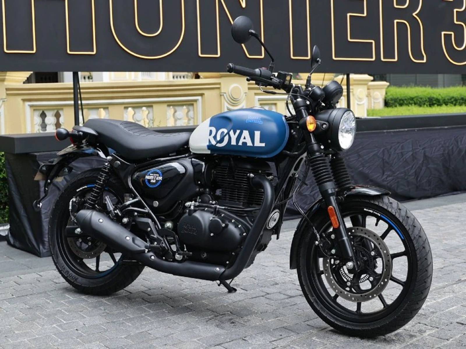 2023 Royal Enfield Hunter 350 Breaks Cover; The BEST 350cc Royal Enfield Yet?