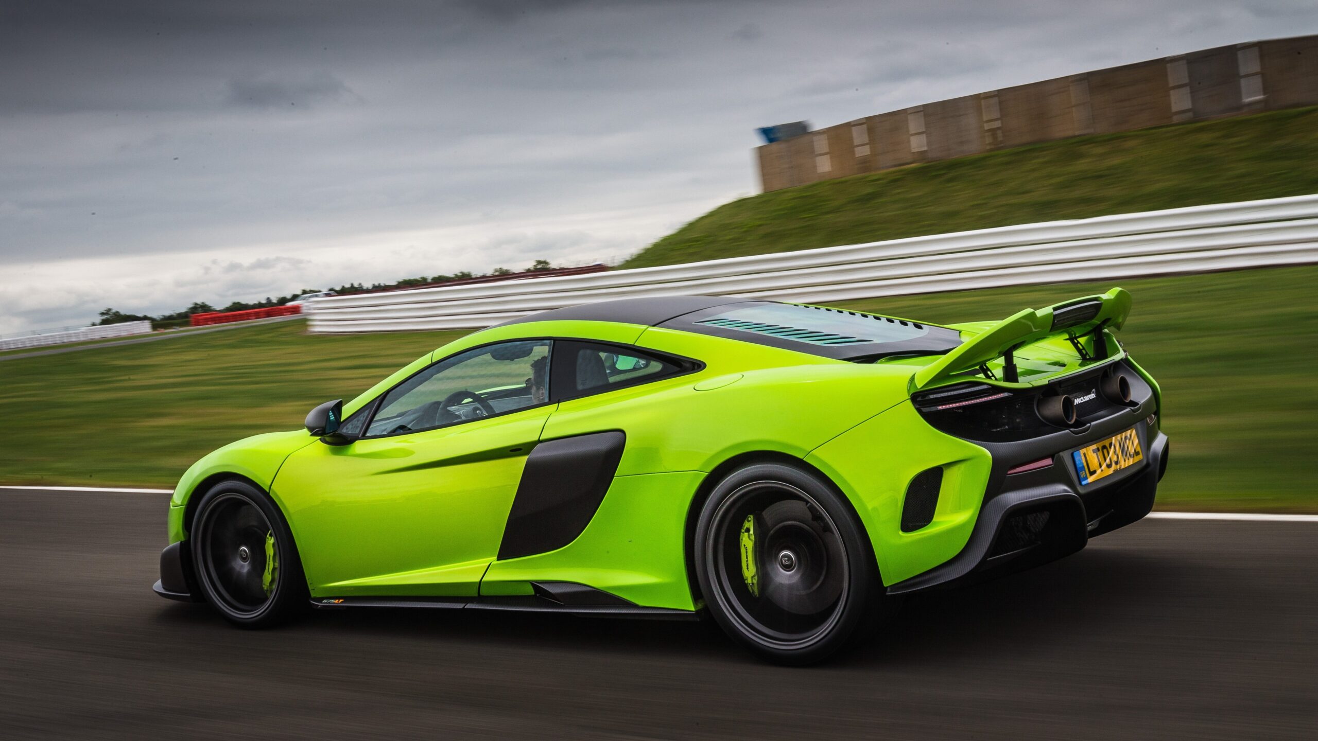 McLaren 675LT Coupé Wallpaper