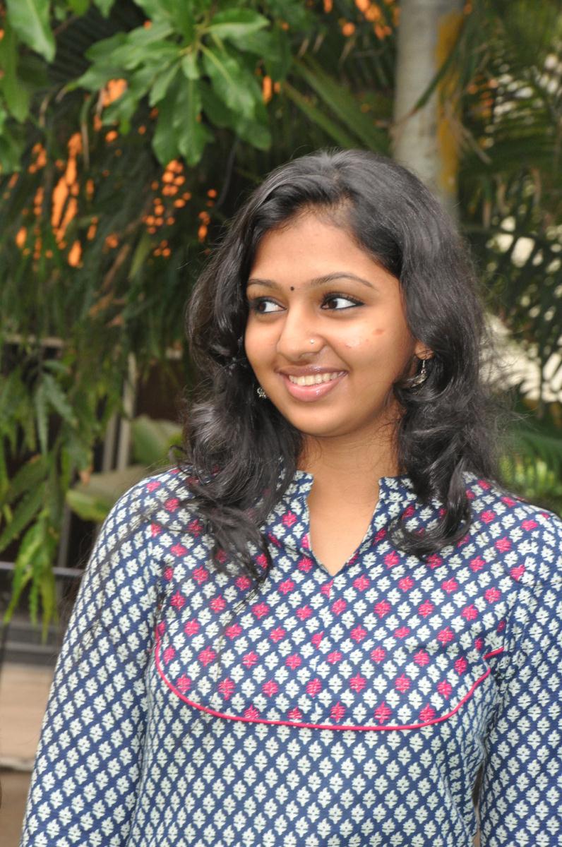 Tamil Zustcinema Movie News Kollywood Film Updates Reviews Thalaivaa Movie Review: Lakshmi Menon Cute Photo at Sundarapandian Press Meet