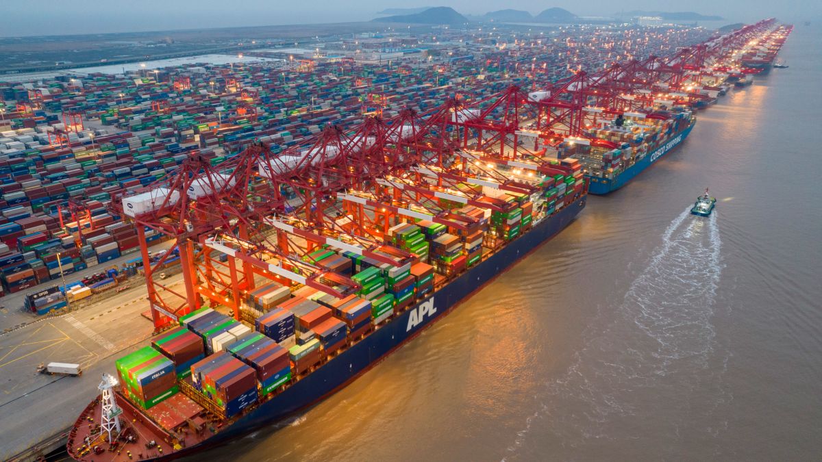 Shanghai port delays and congestion are bad news for global supply chains