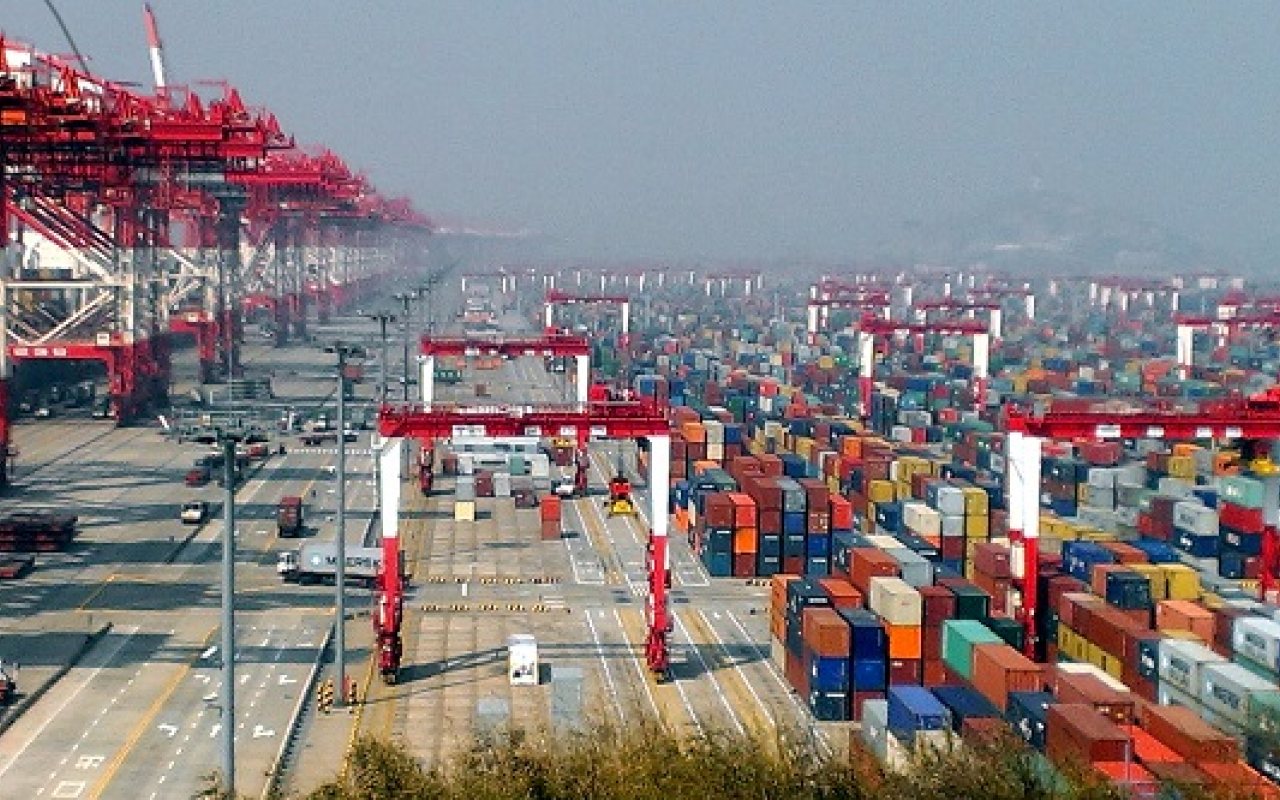World's Largest Port Breaks Container Record