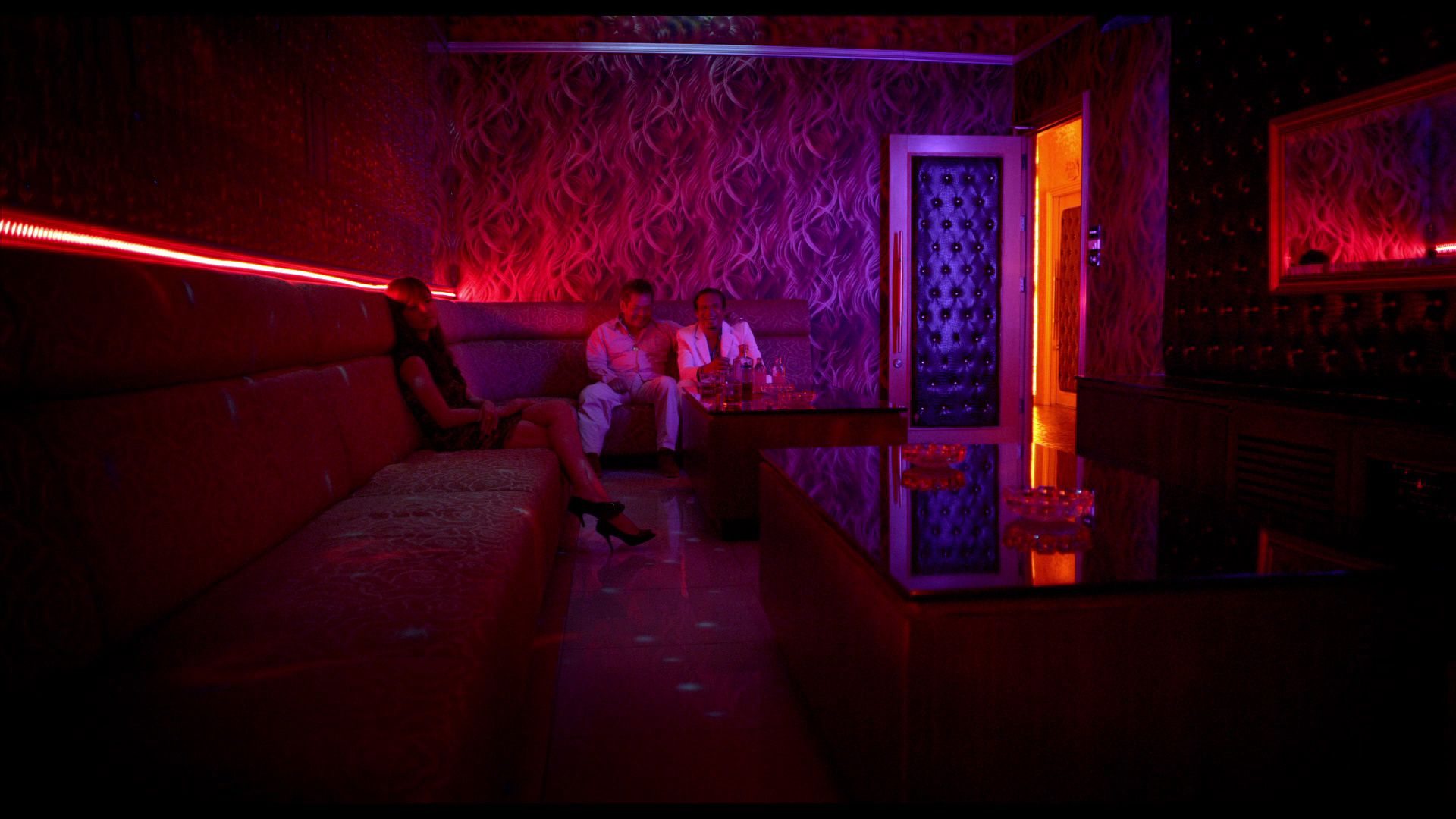 Il cinema al neon di Nicolas Winding Refn. Collater.al 1. God forgives, Forgiven movie, Cinematography