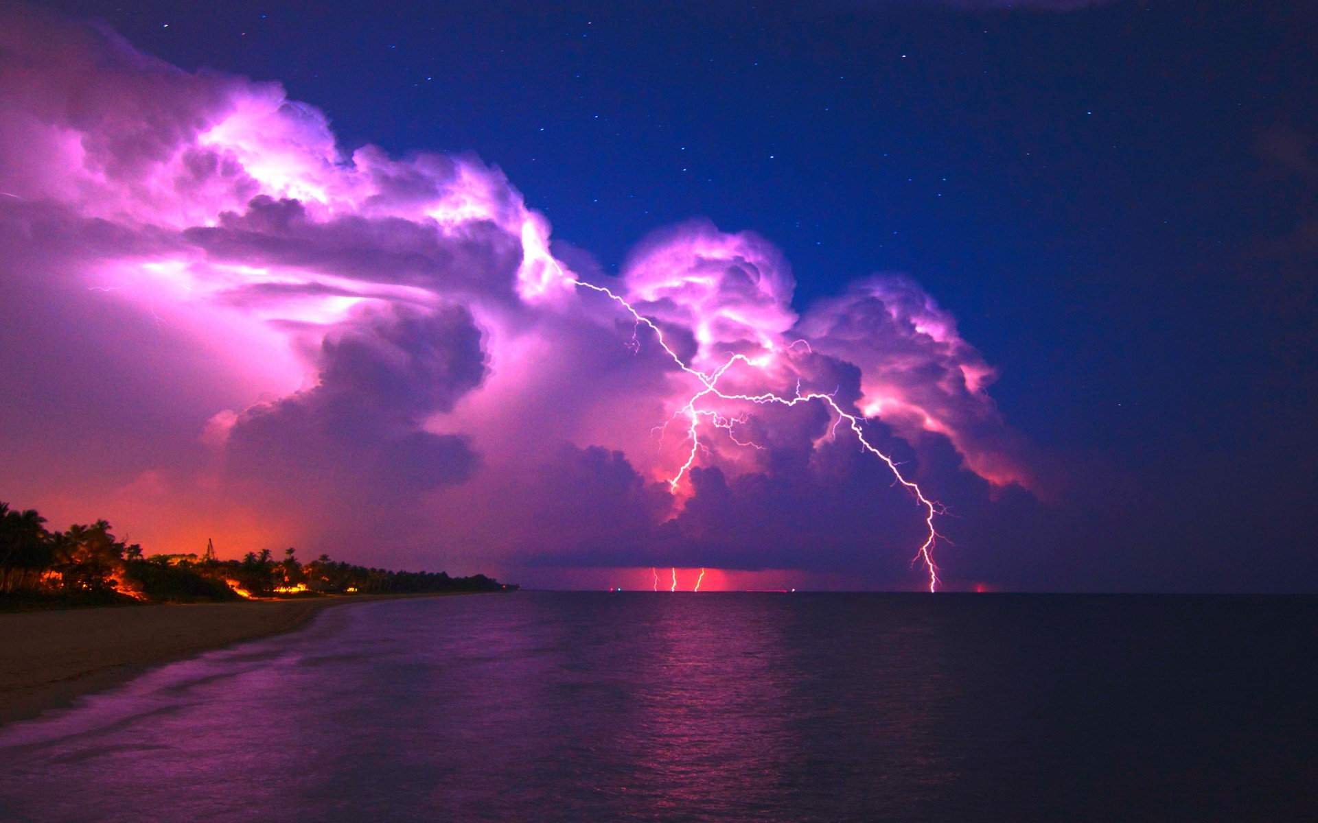 Free Download Lightning Storm Wallpaper HD