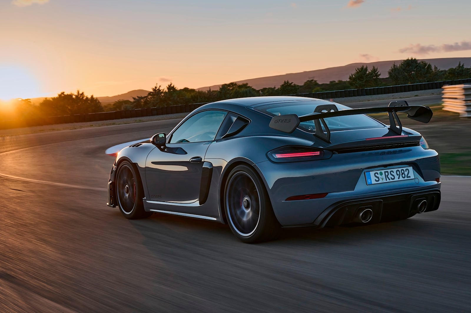 Porsche 718 Cayman gt4 2020