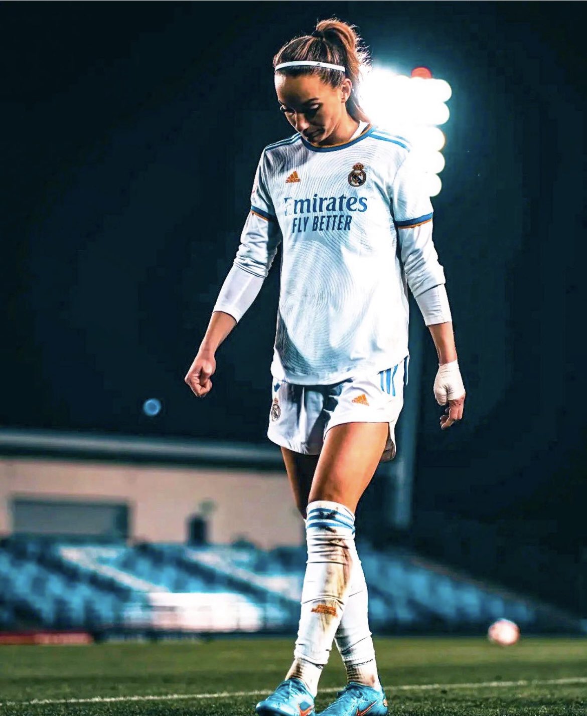 Kosovare Asllani the lights ✨