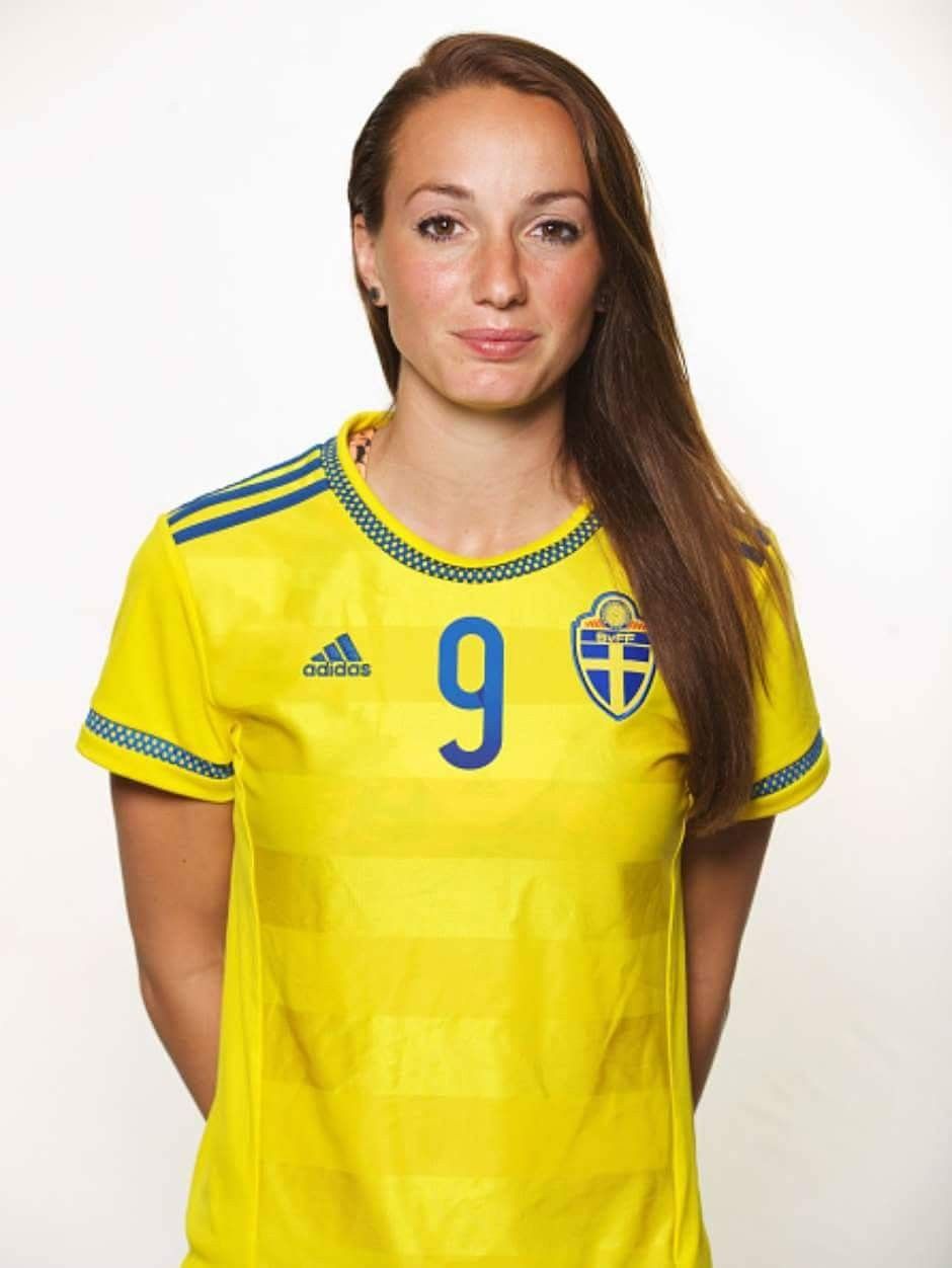 Kosovare Asllani Sweden 9 #NationalTeam #Euro2017. Female soccer players, Female football player, Womens soccer