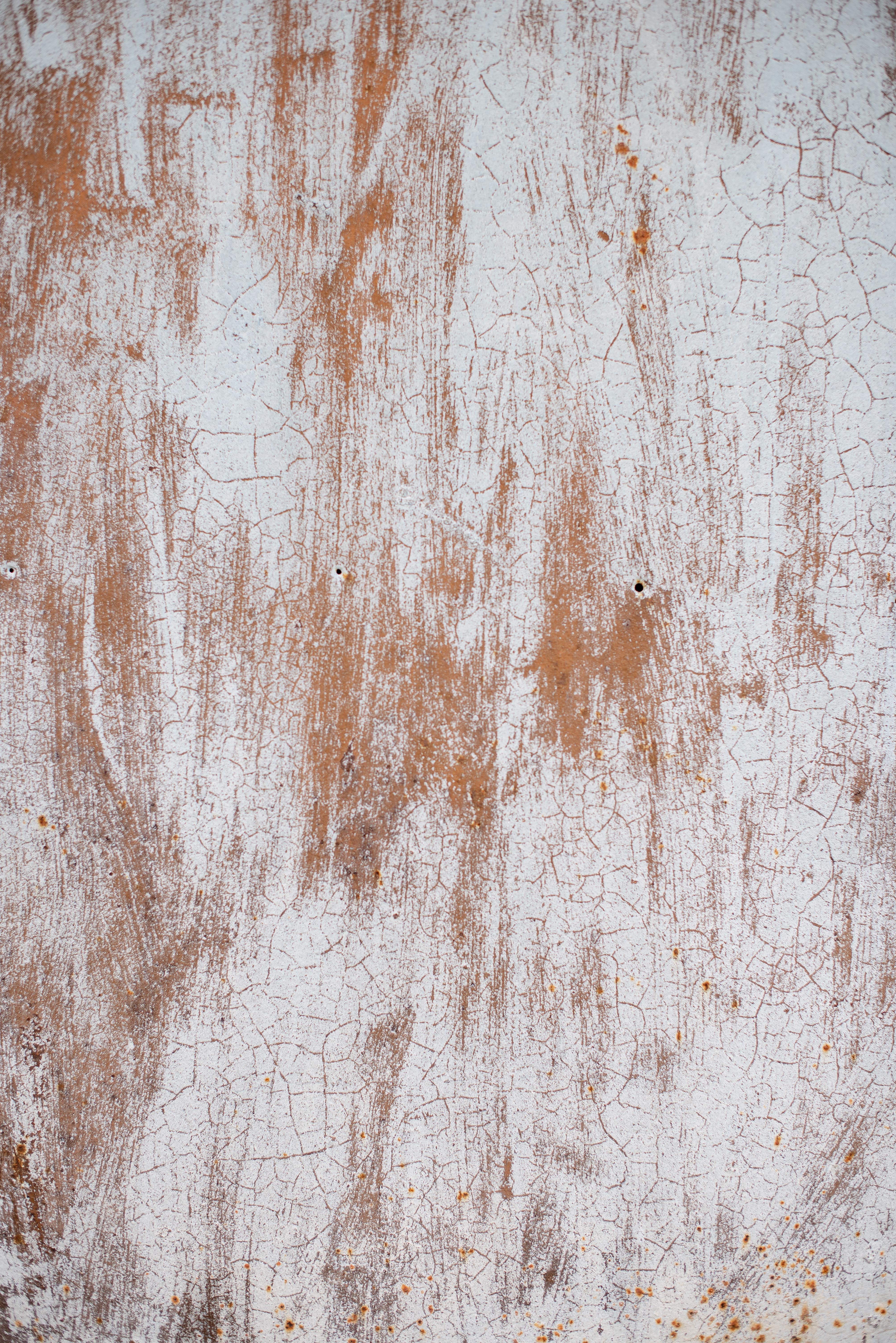 Old rusty wall of building · Free