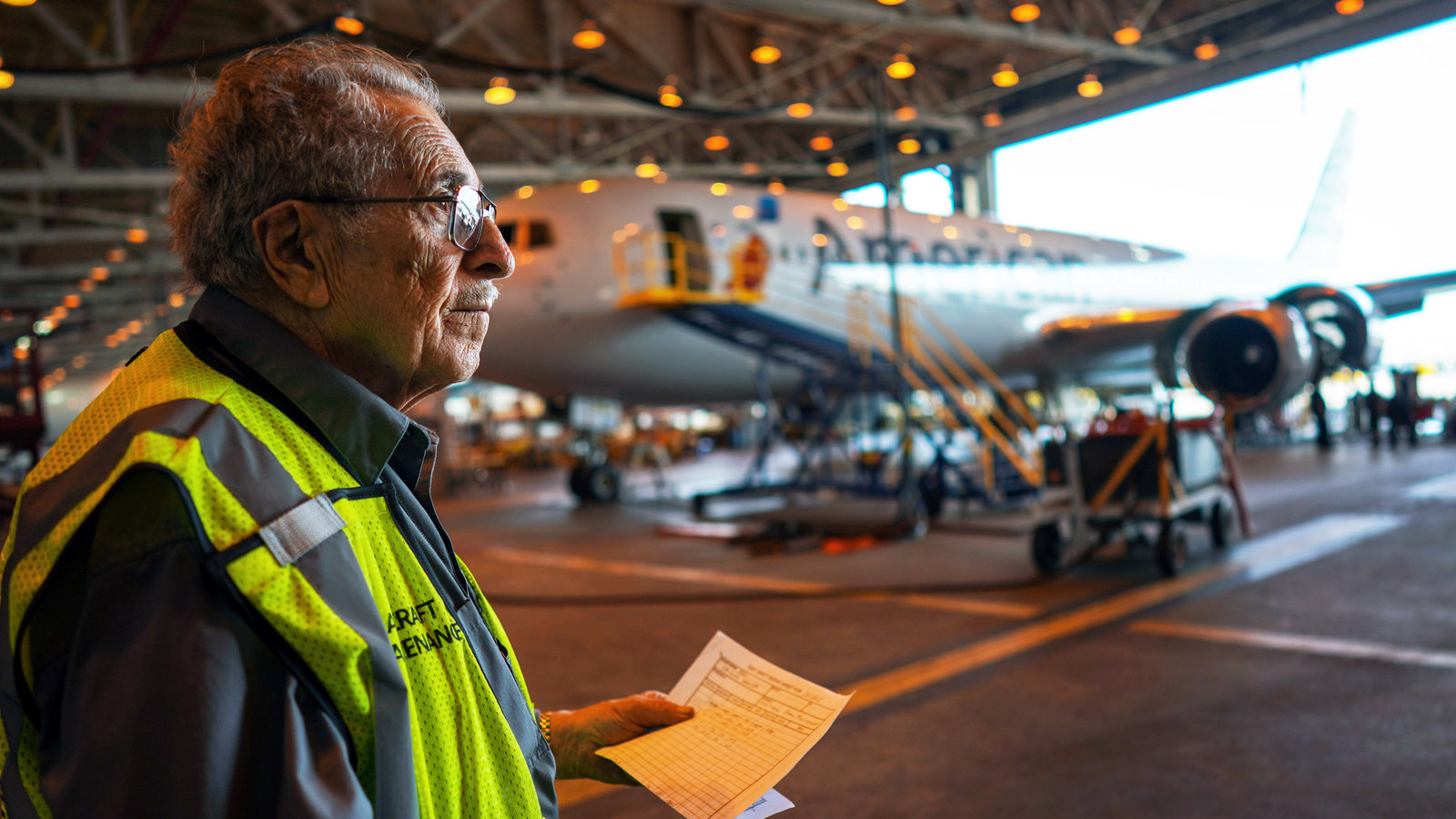 For 75 Years, a Mechanic Has Helped Keep Planes Aloft