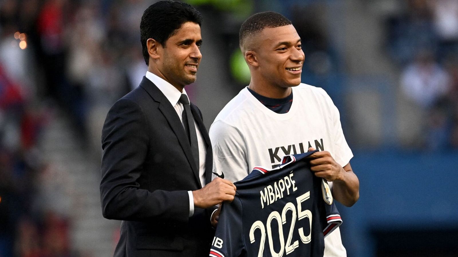 Фанаты мбаппе. Mbappe 2023. Kylian Mbappe 2023. Мбаппе ПСЖ.