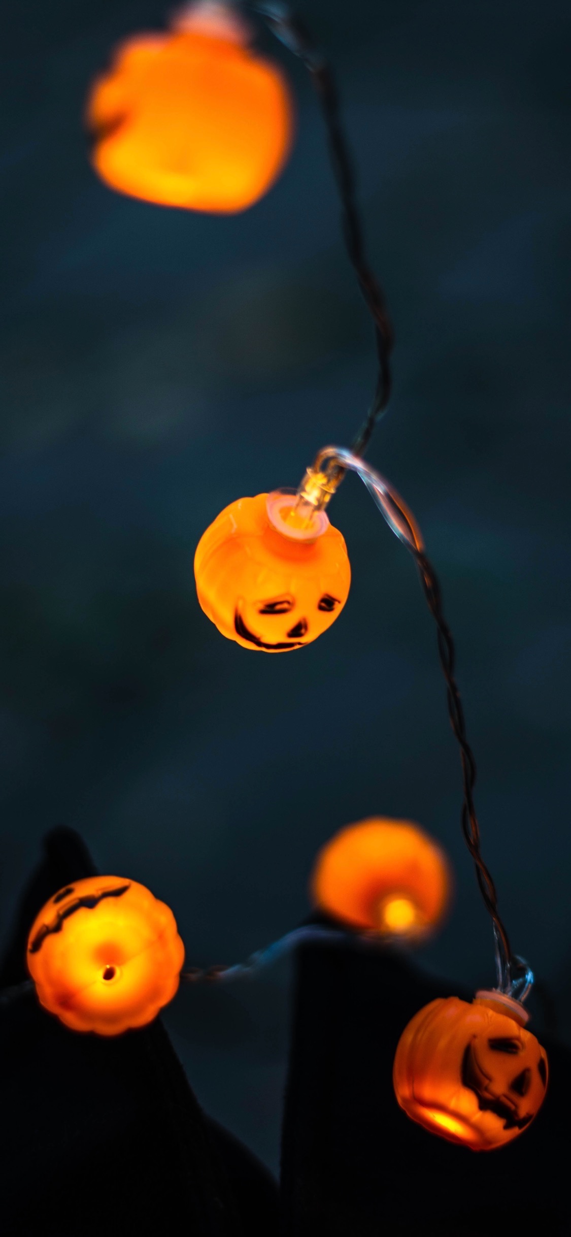 Happy Halloween iPhone Wallpaper